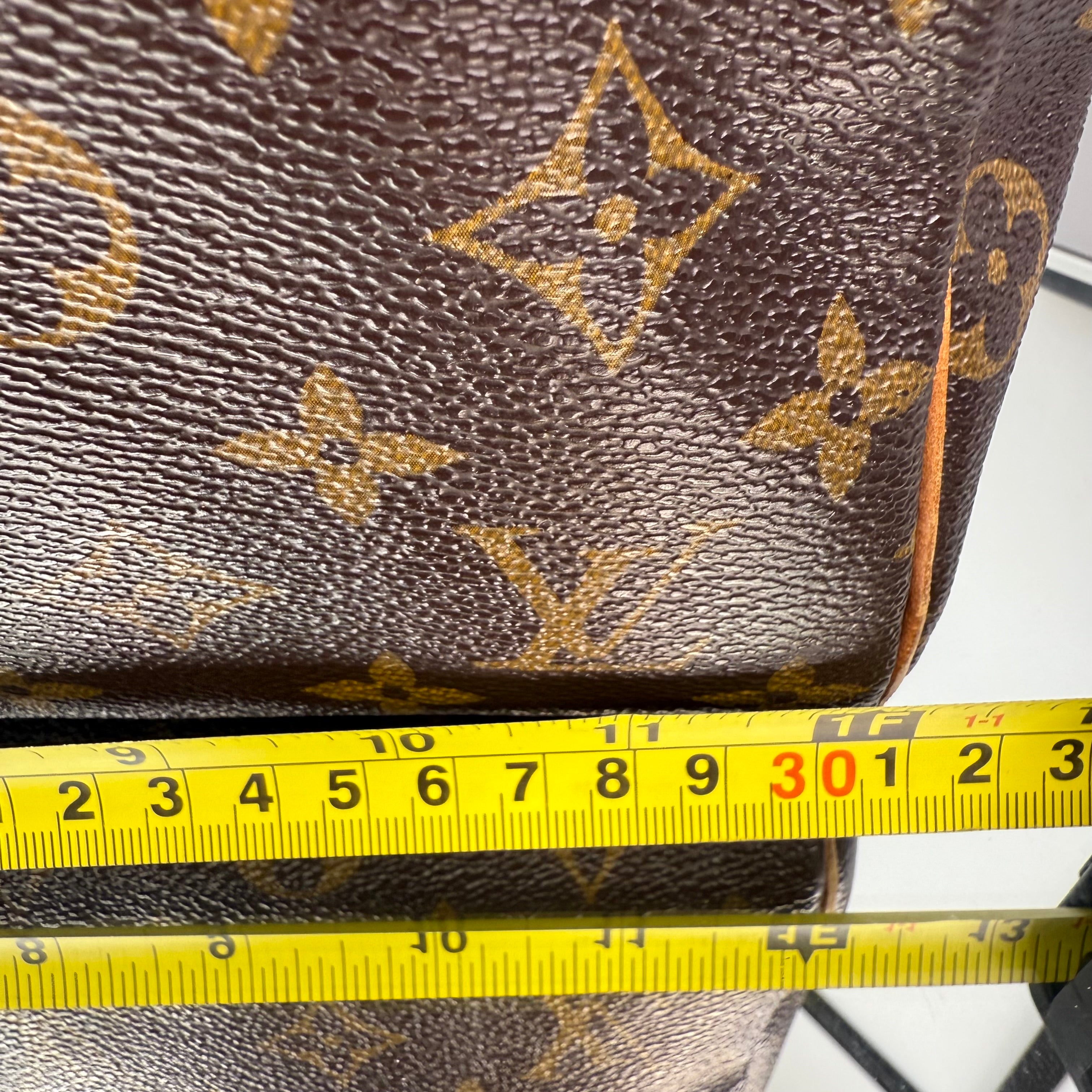 Louis Vuitton Monogram Speedy 30