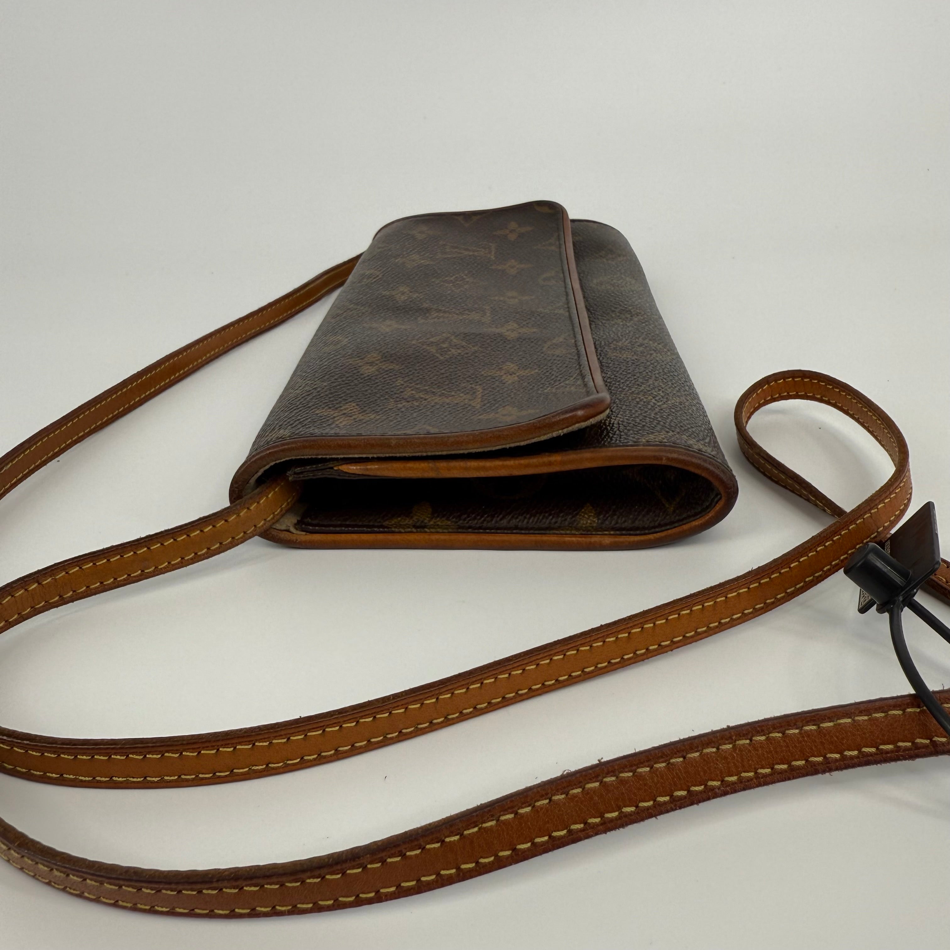 Louis Vuitton Monogram Pochette Florentine Shoulder Bag