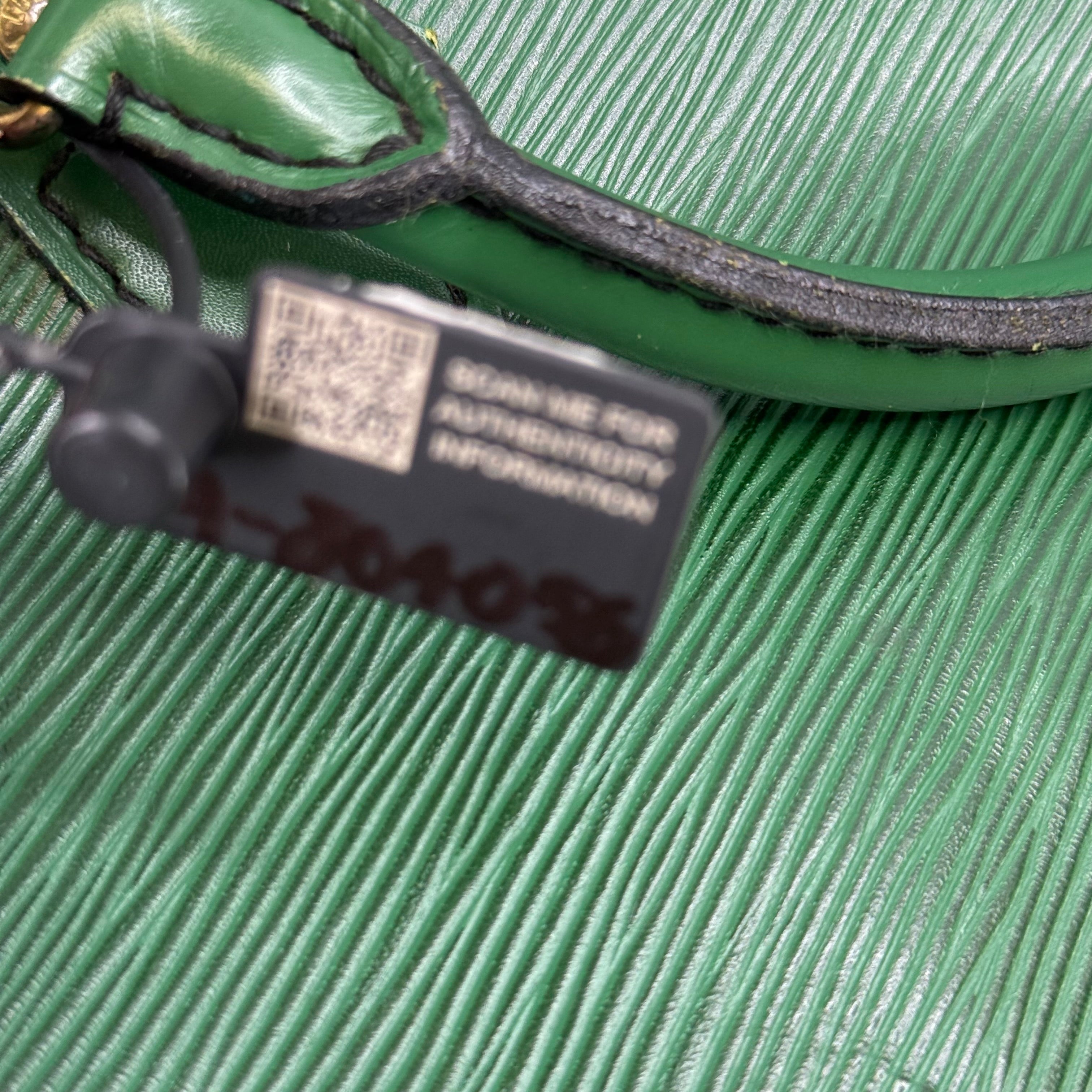 Louis Vuitton Epi Green Speedy 40