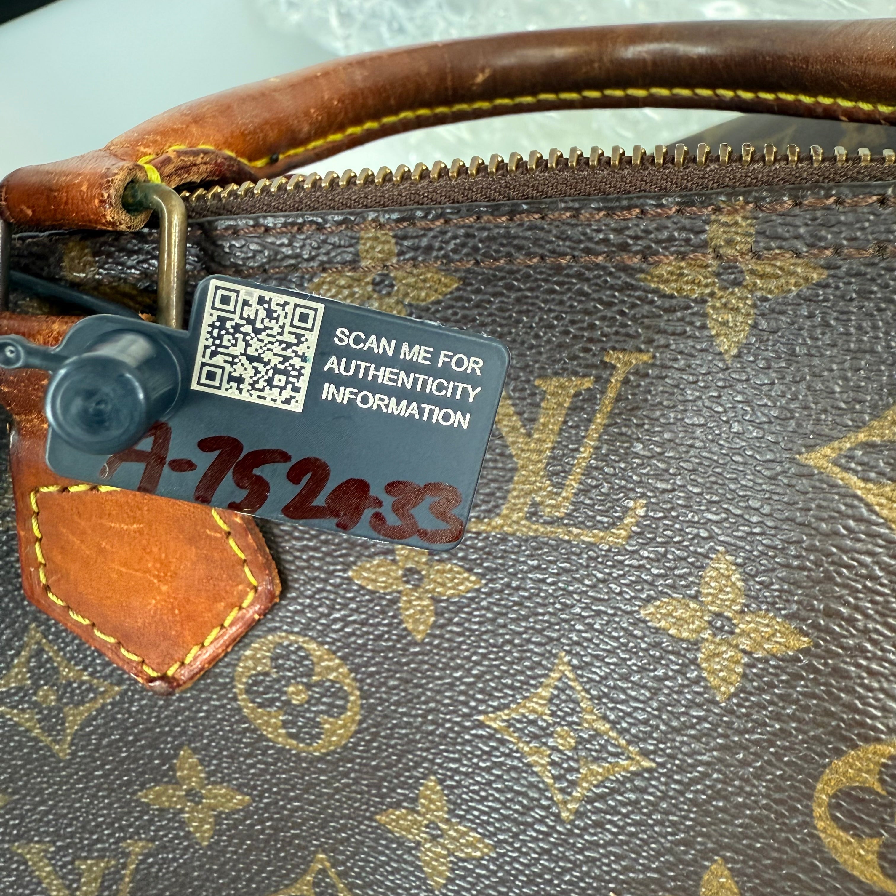 Louis Vuitton Monogram Speedy 40