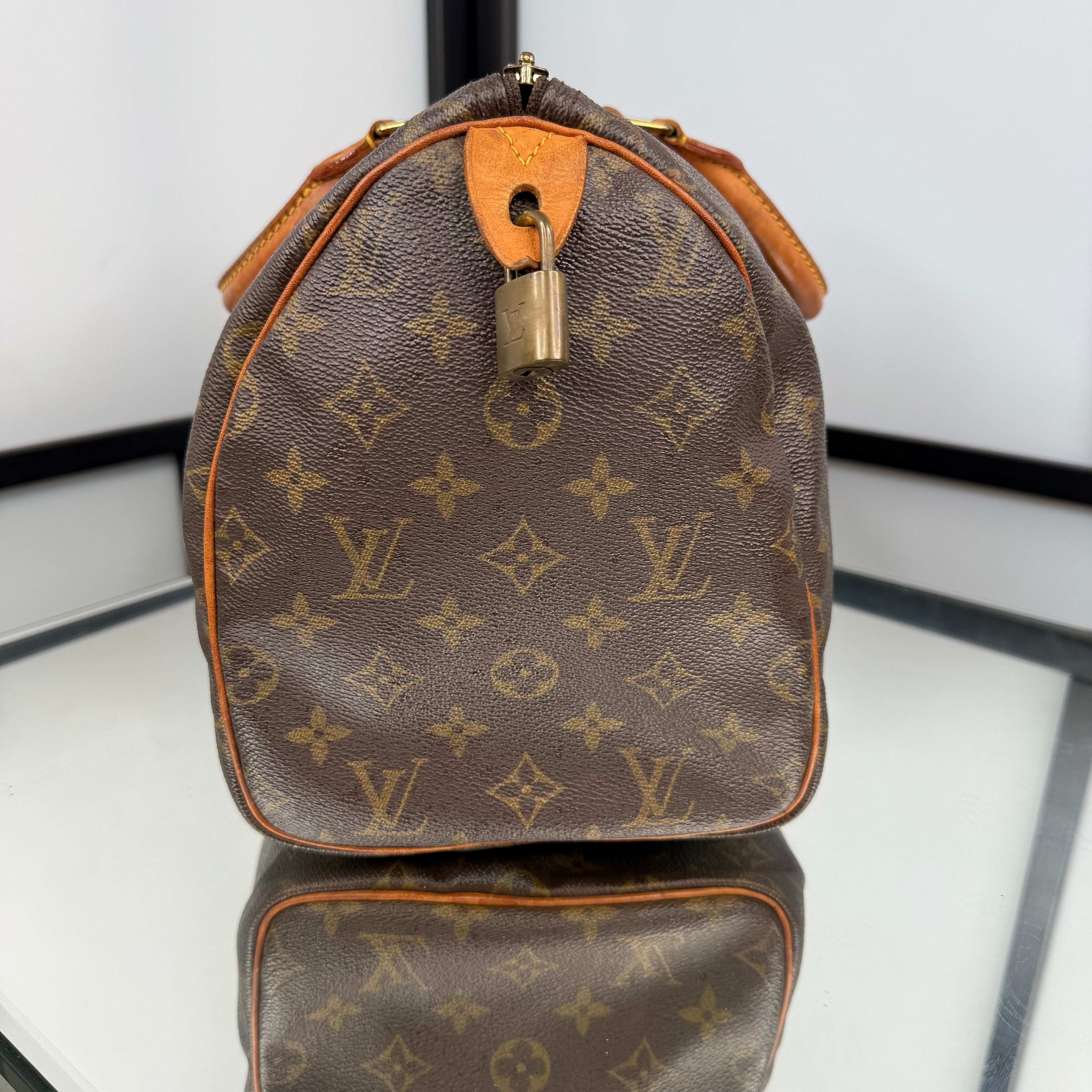 Louis Vuitton Monogram Speedy 30