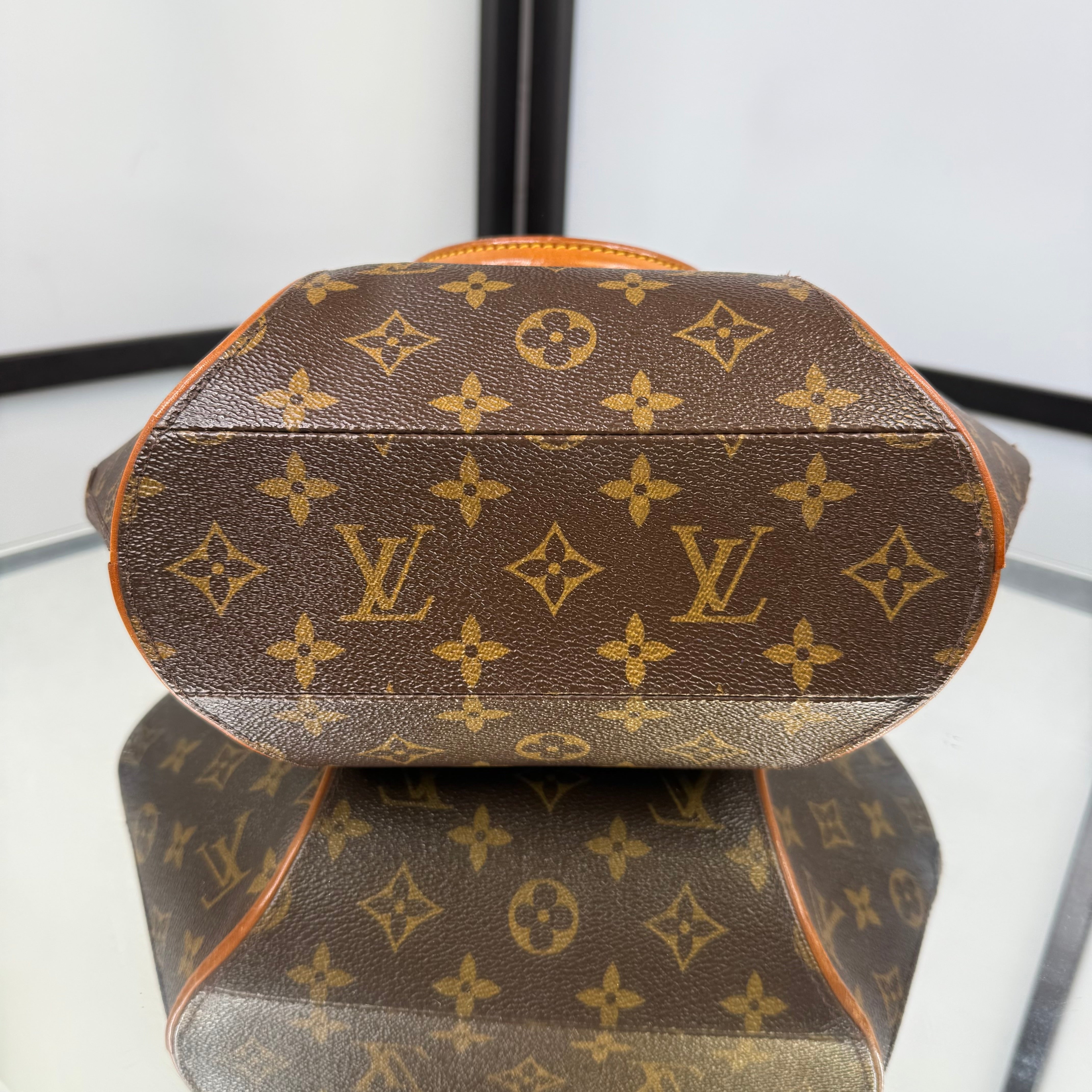 Louis Vuitton Monogram Ellipse Hand Bag