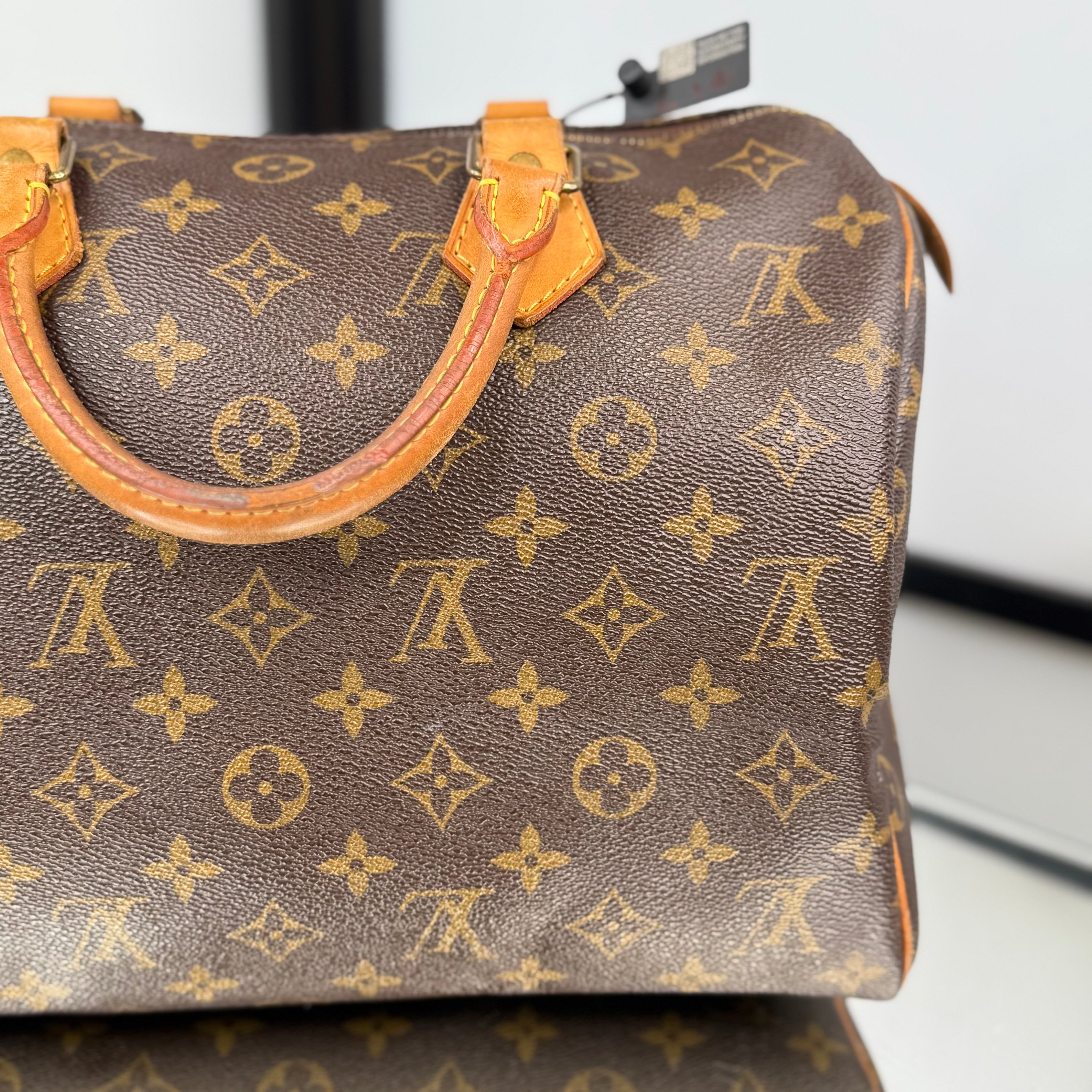 Louis Vuitton Monogram Speedy 30