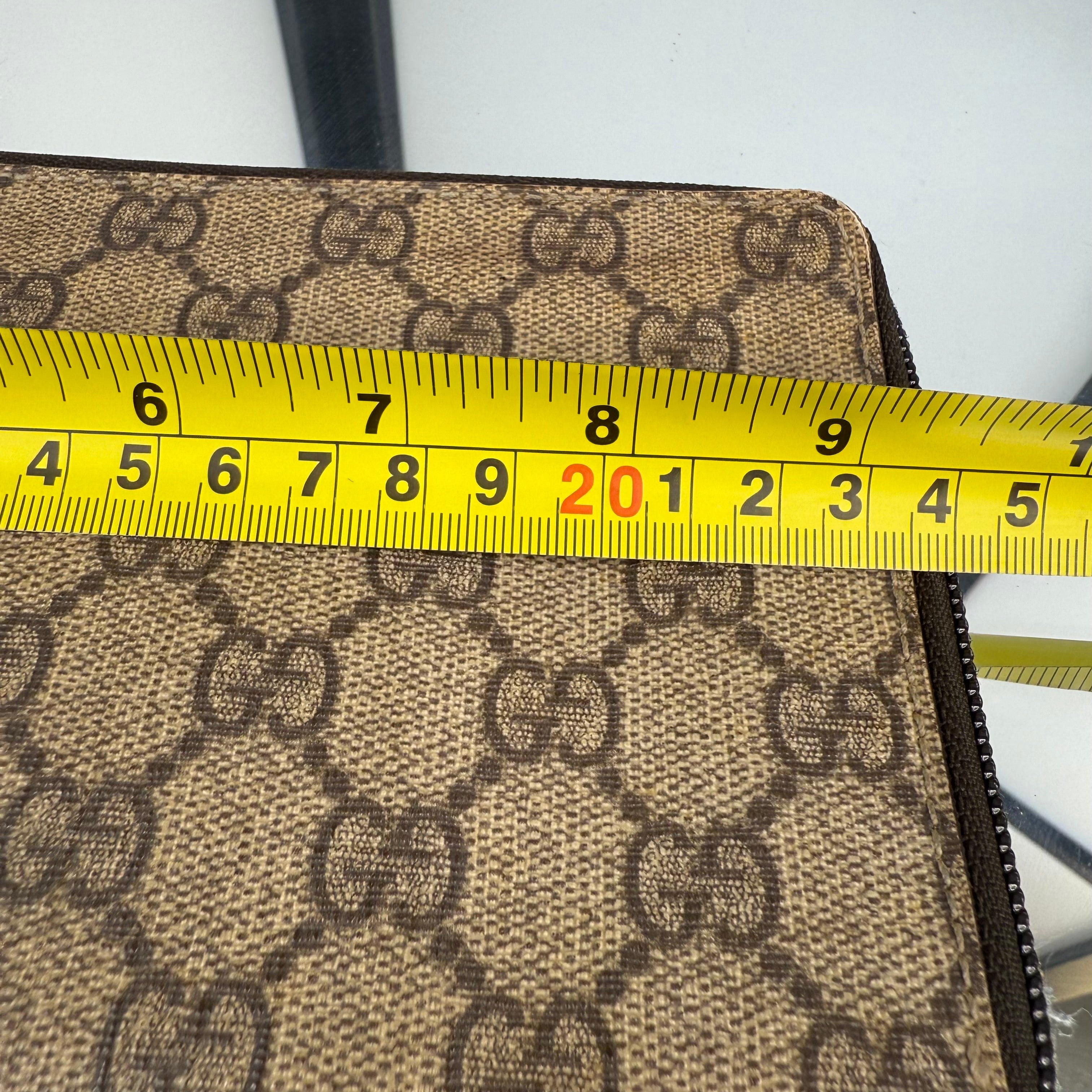GUCCI GG Supreme Zip Around Clutch Bag