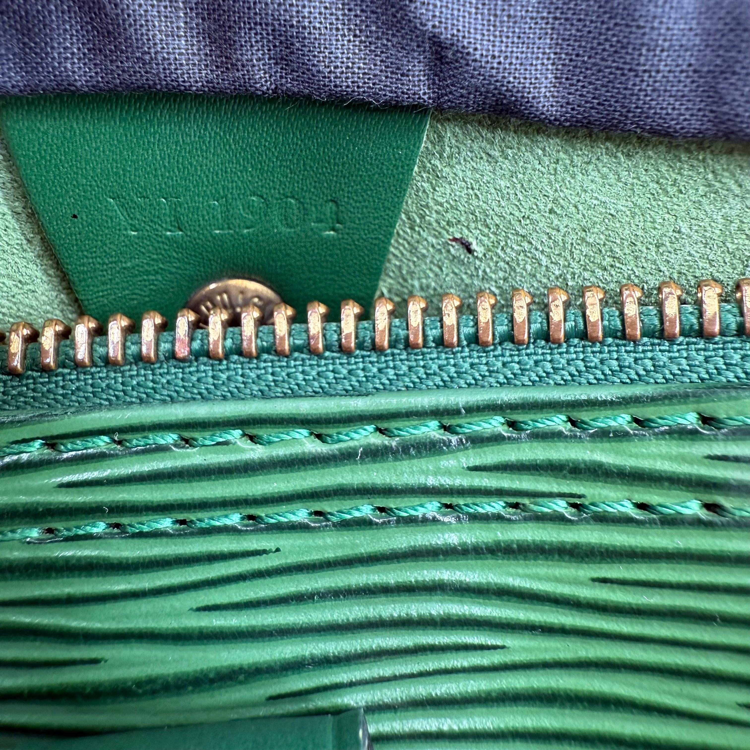 Louis Vuitton Epi Green Speedy 25
