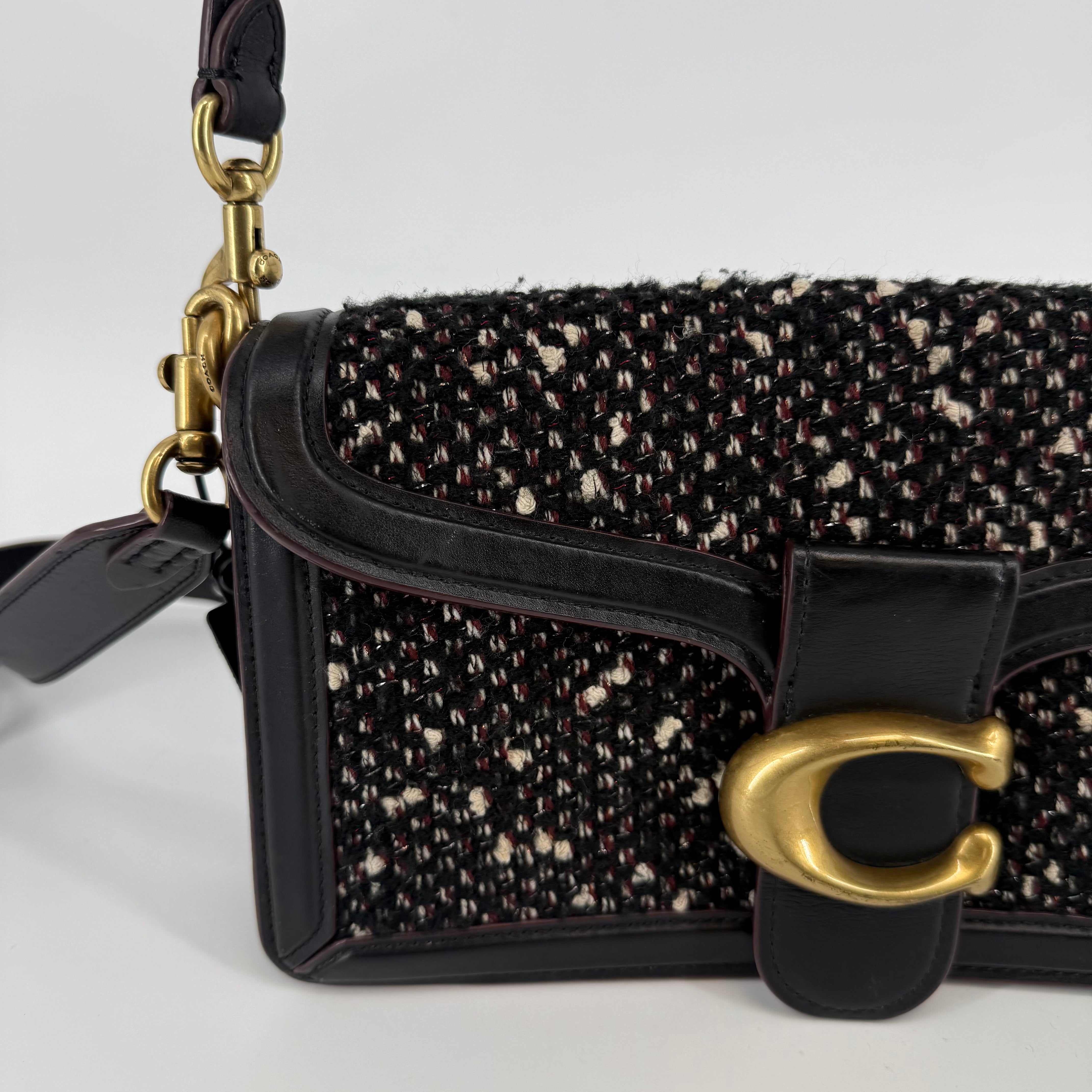 Coach Black Tabby Tweed Shoulder Bag (L-346)