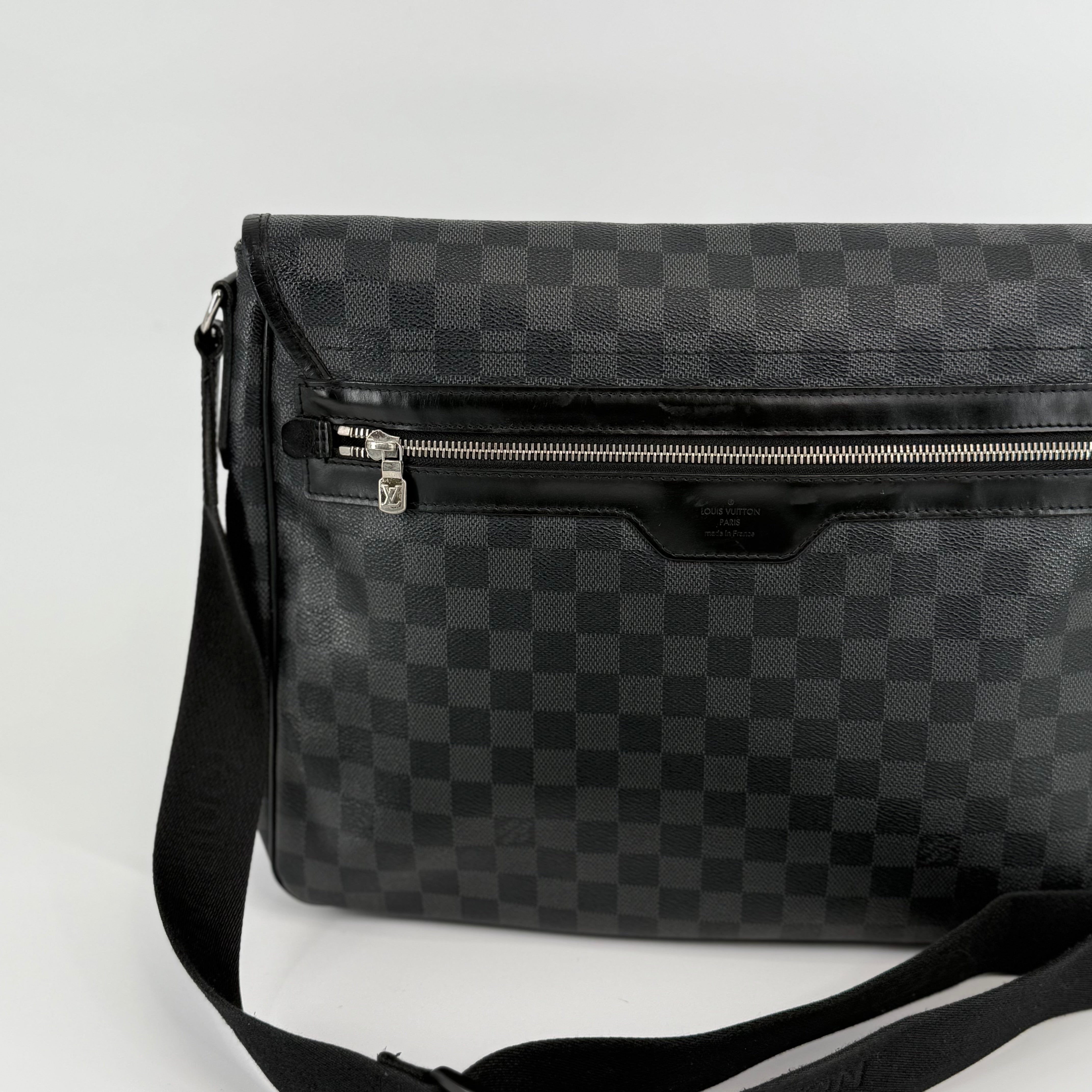 Louis Vuitton Damier Graphite Messenger Bag