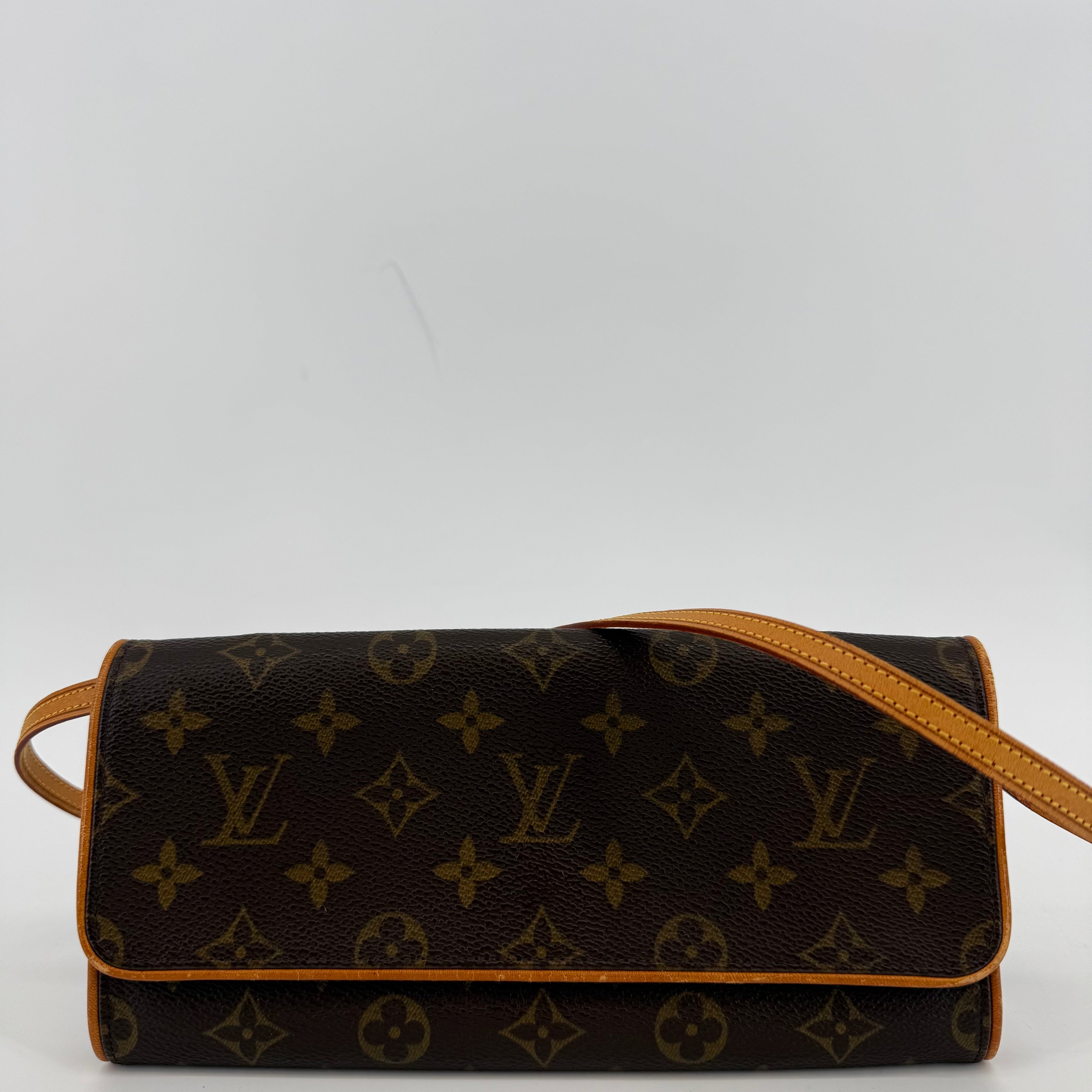 Louis Vuitton Monogram Twin Pochette GM (953276)