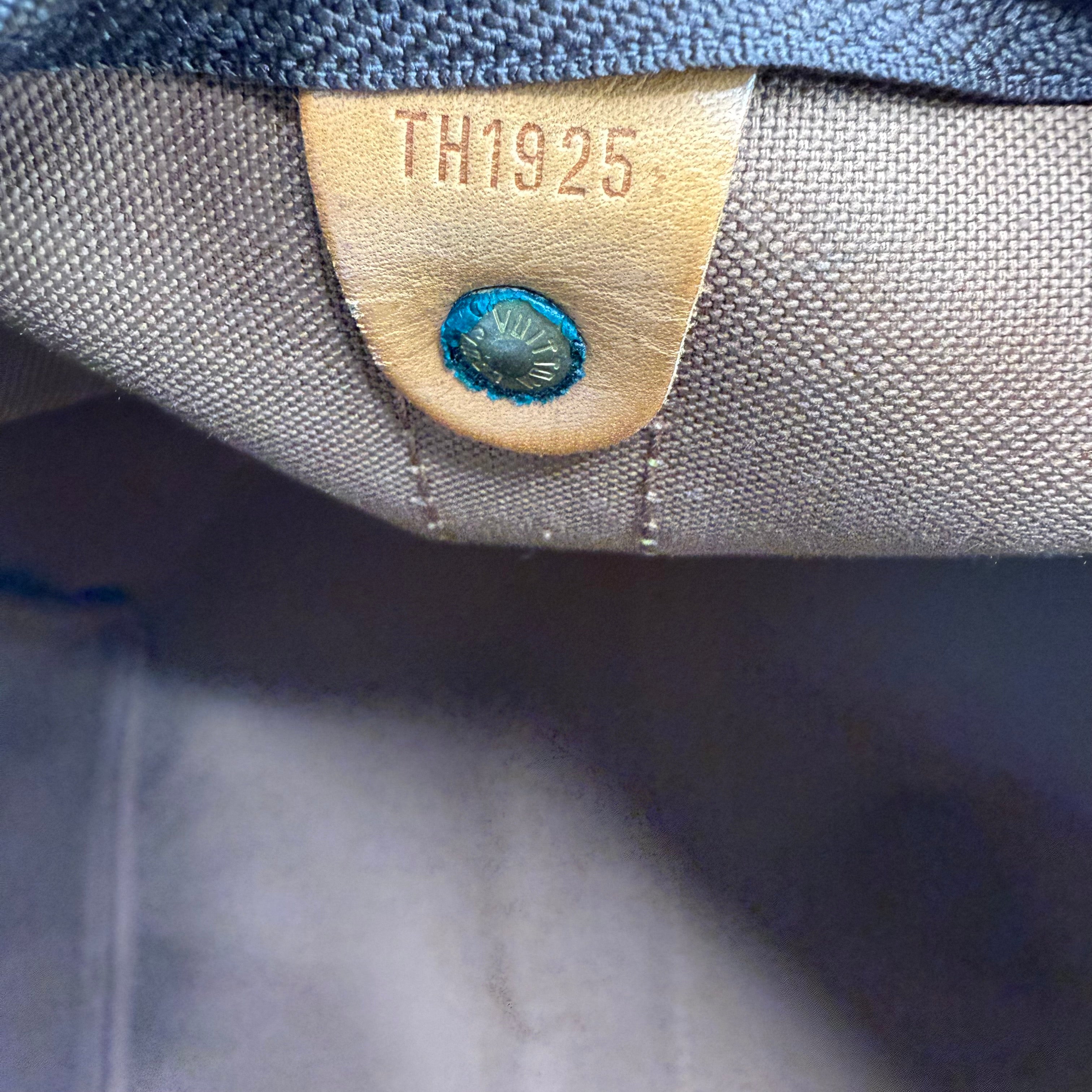 Louis Vuitton Monogram Keepall 50 With Strap