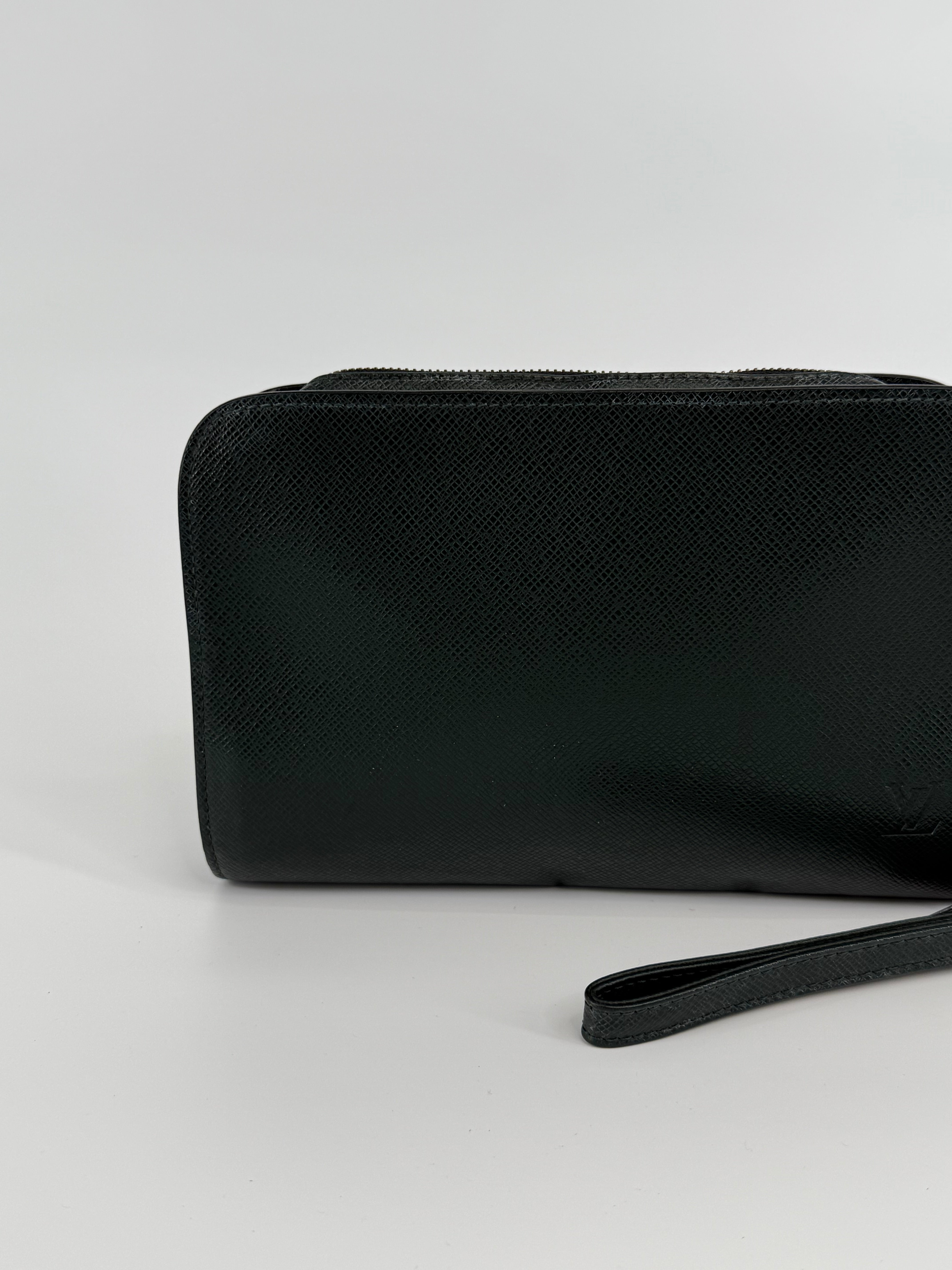 Louis Vuitton Taiga Green Washbag