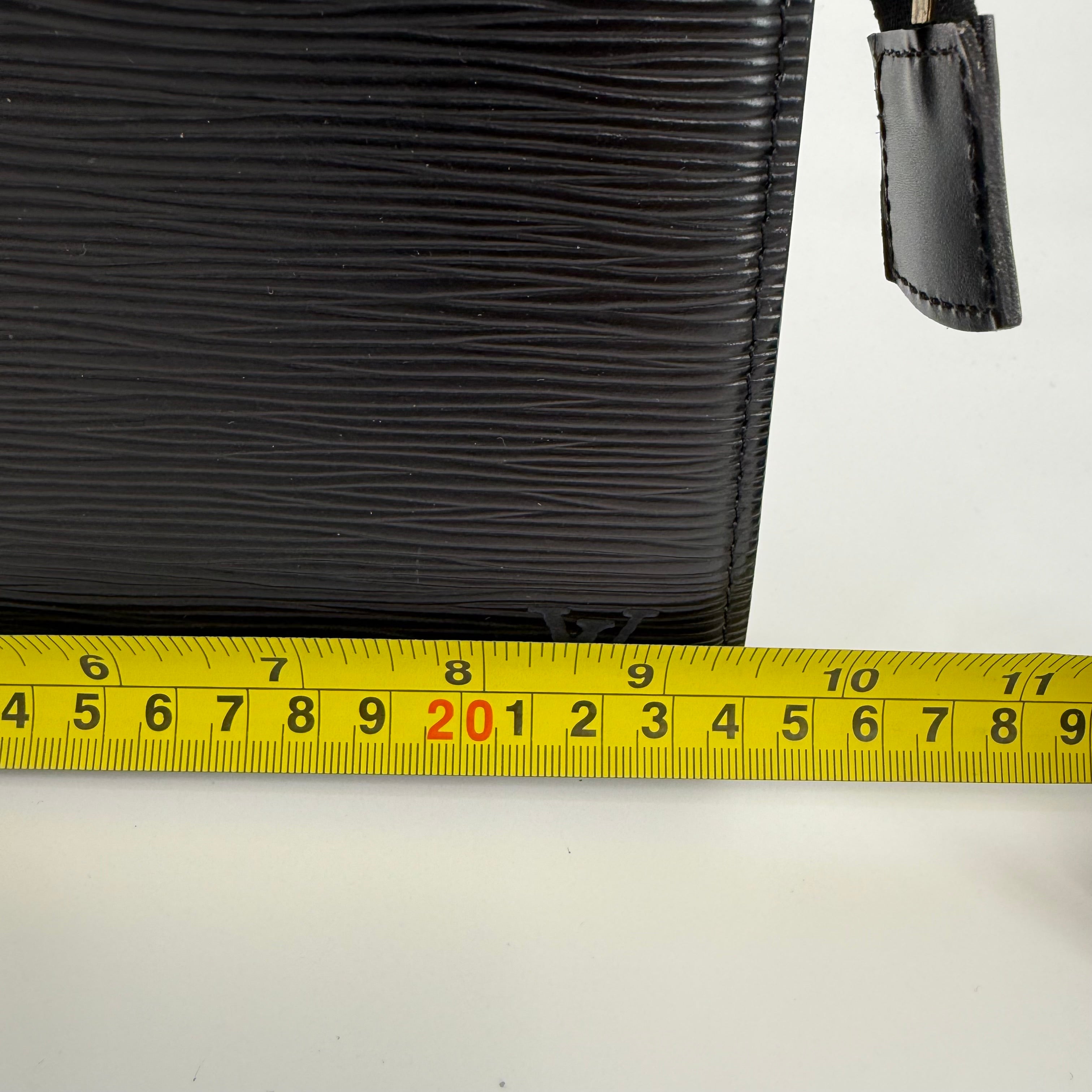 Louis Vuitton Epi Black Trusse Crete Clutch