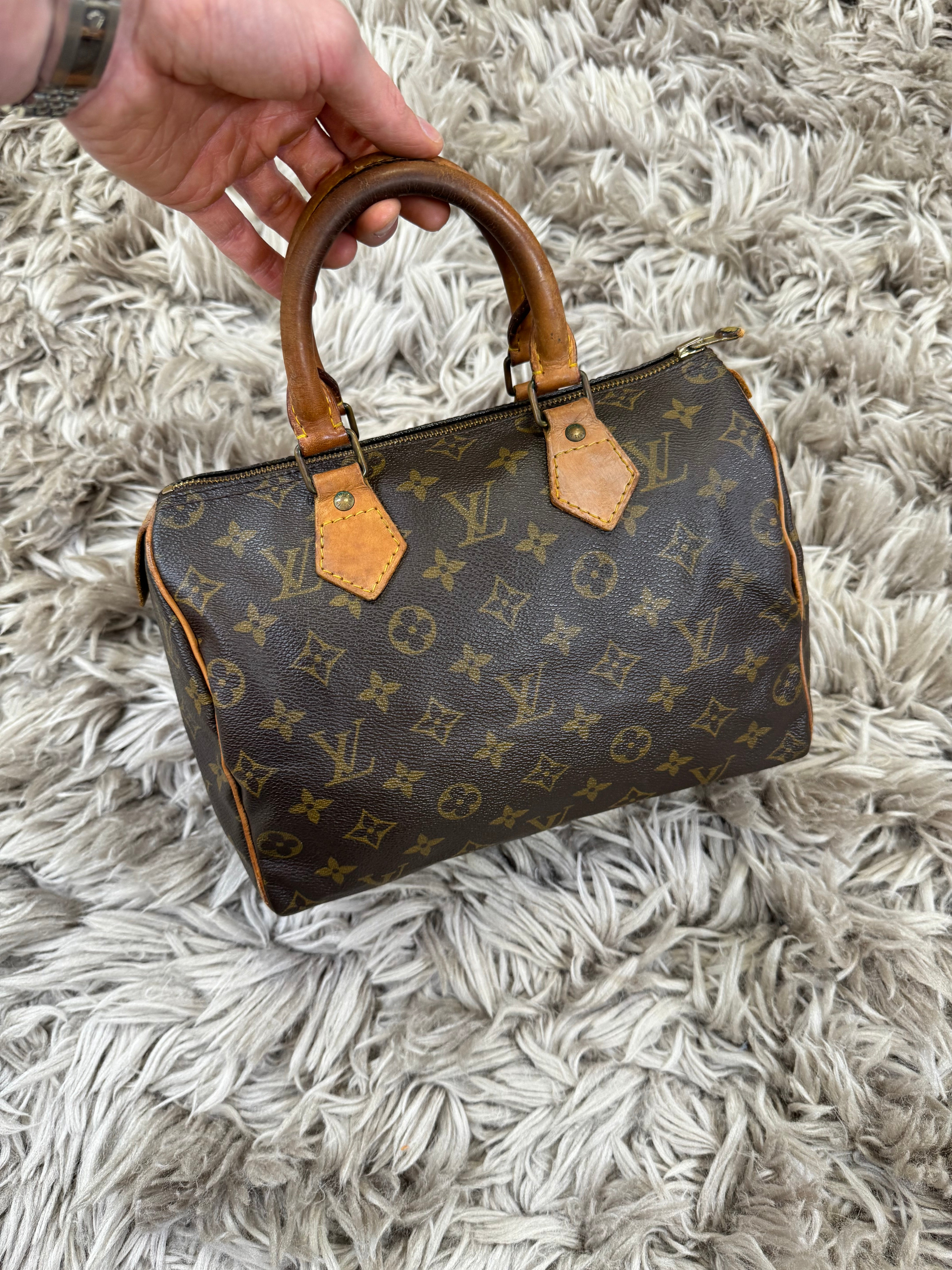 Louis Vuitton speedy 25