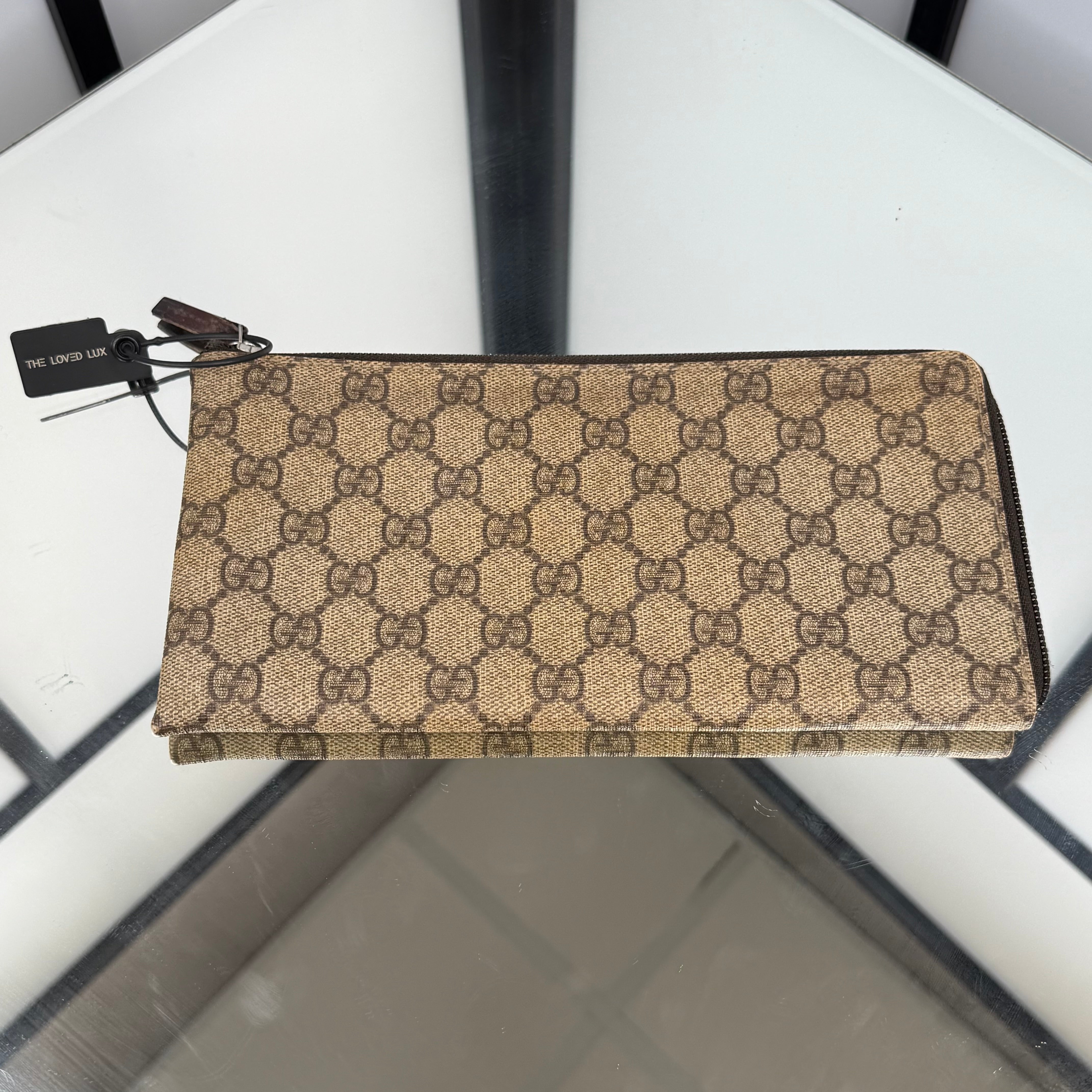 GUCCI GG Supreme Zip Around Clutch Bag