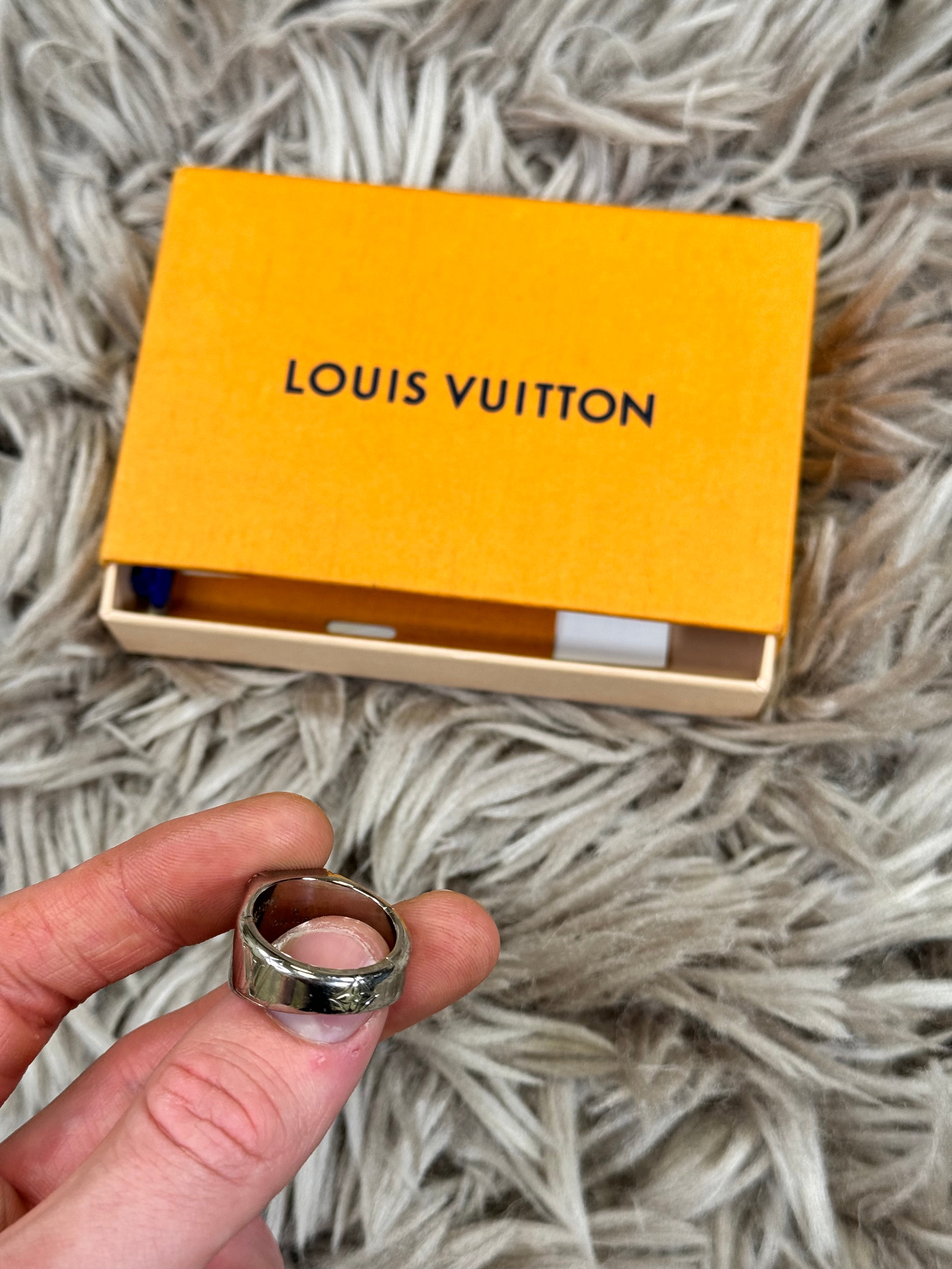 Louis Vuitton signet ring (L)