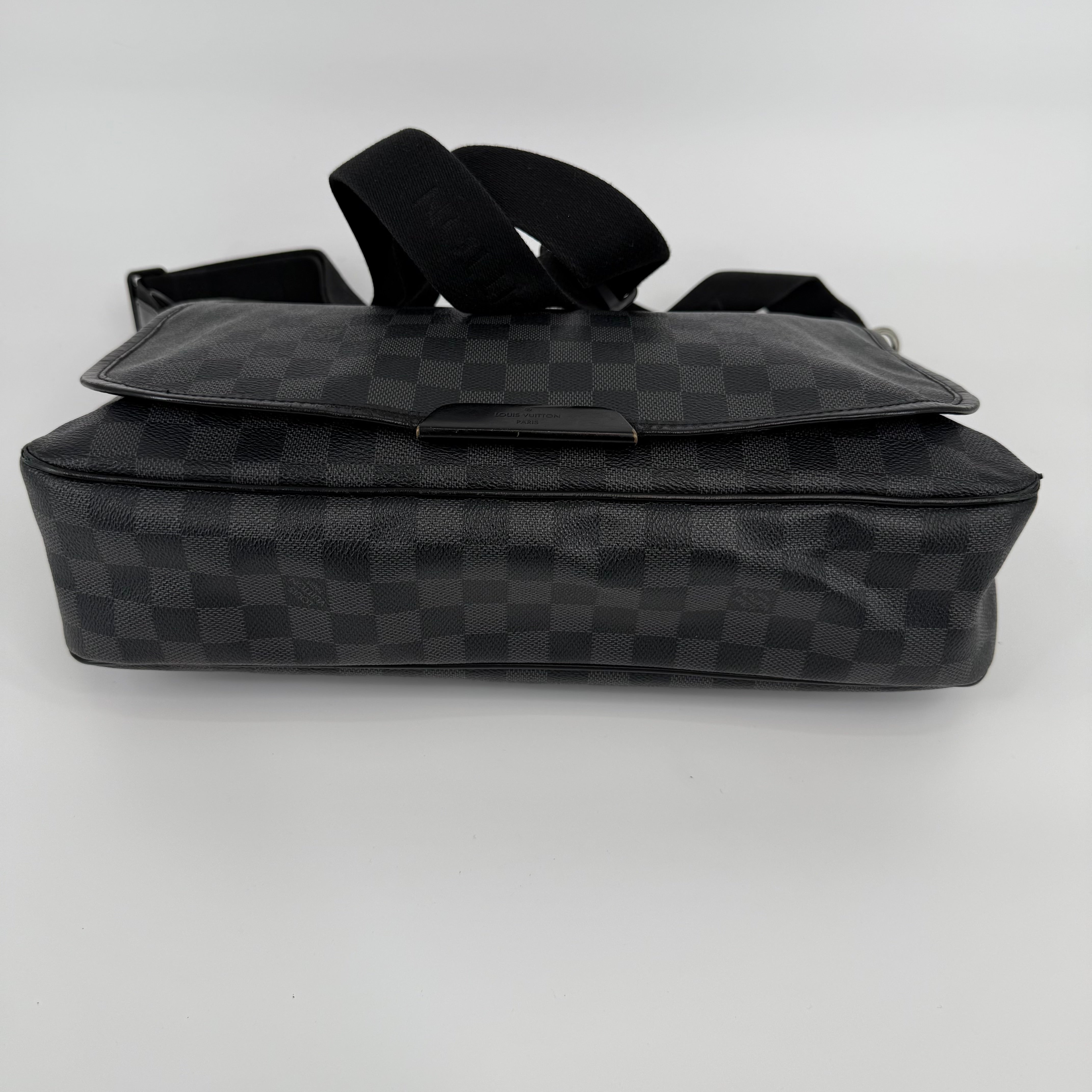 Louis Vuitton Damier Graphite Messenger Bag