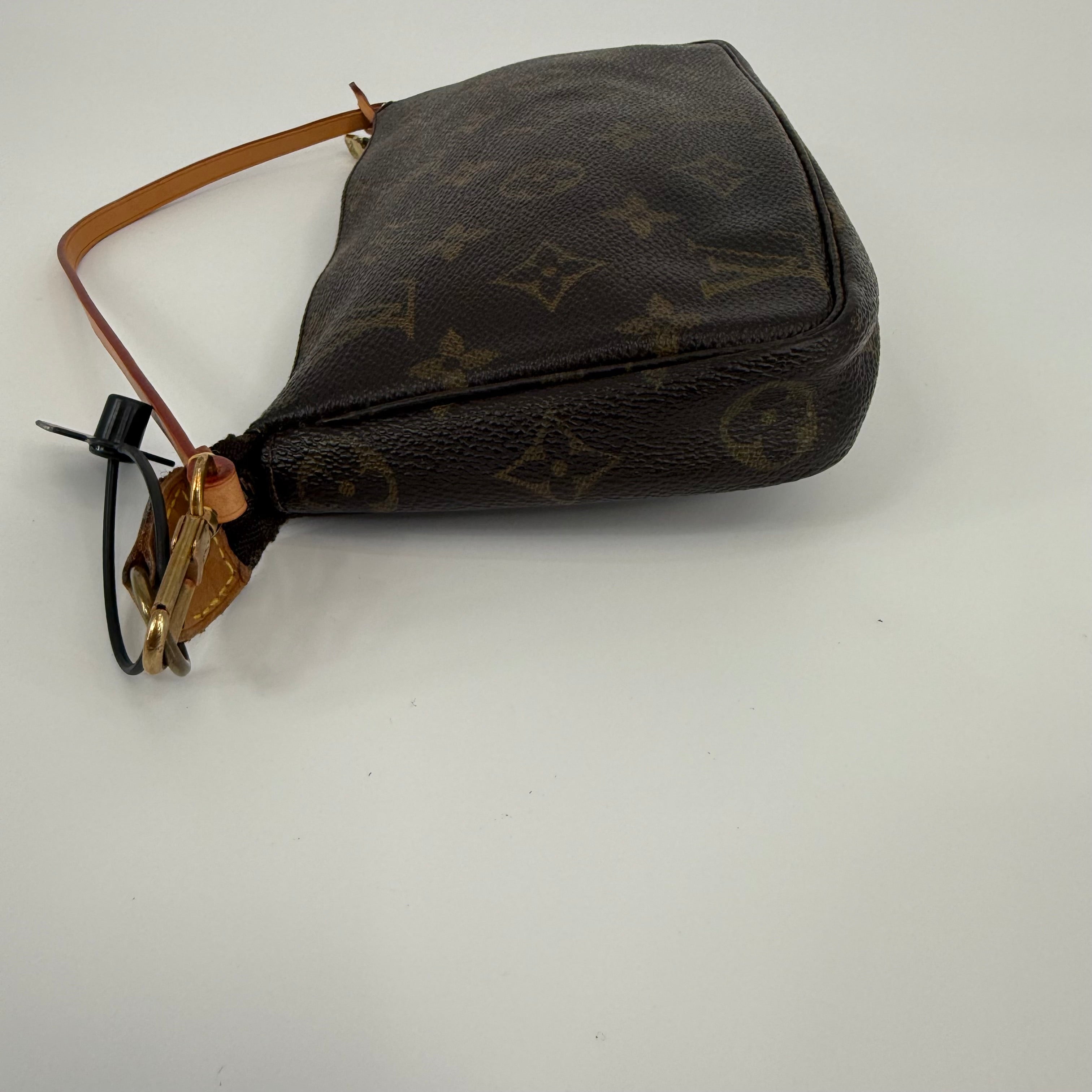 Louis Vuitton Monogram Pochette 20