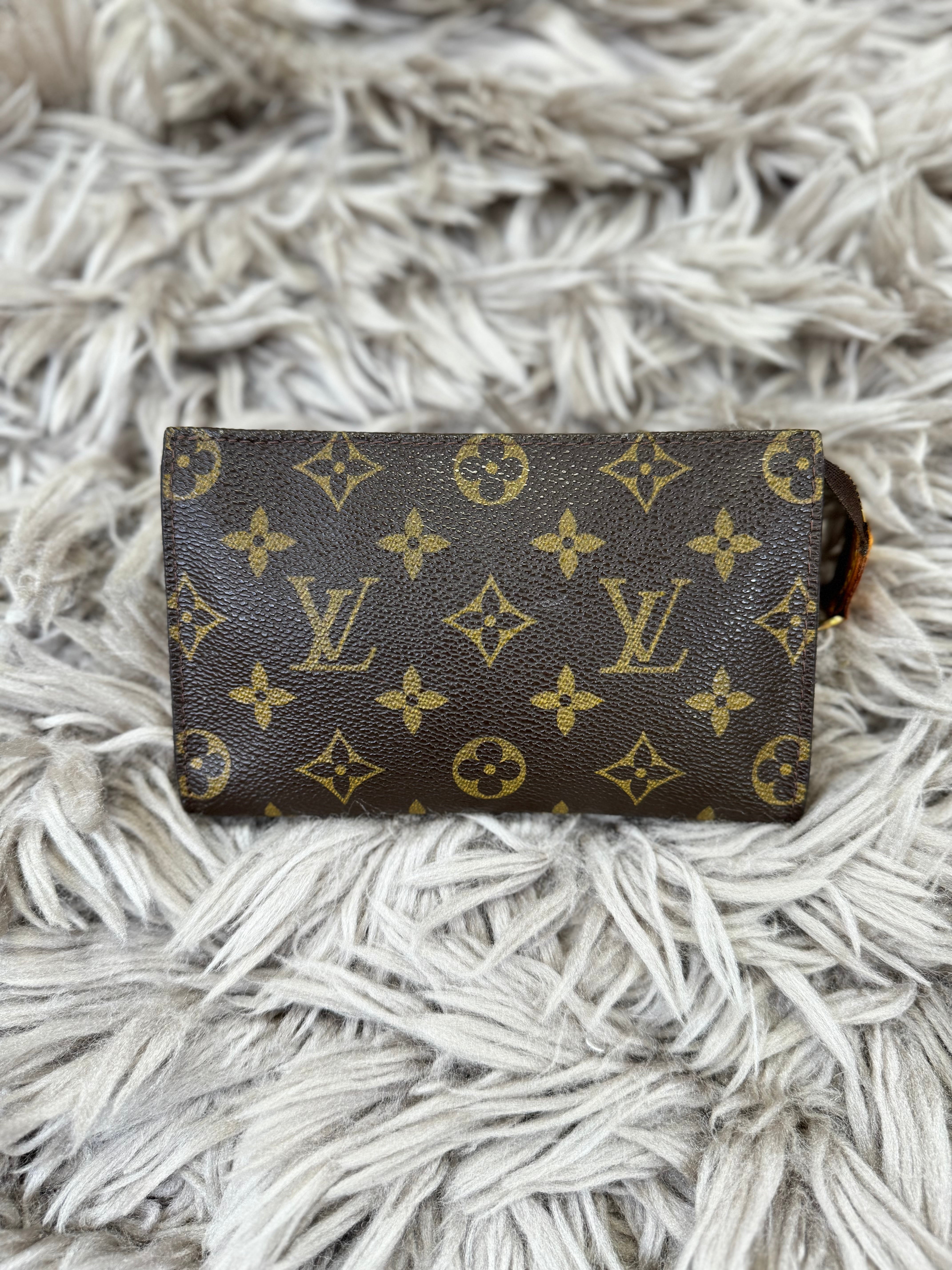 Louis Vuitton toiletry 15