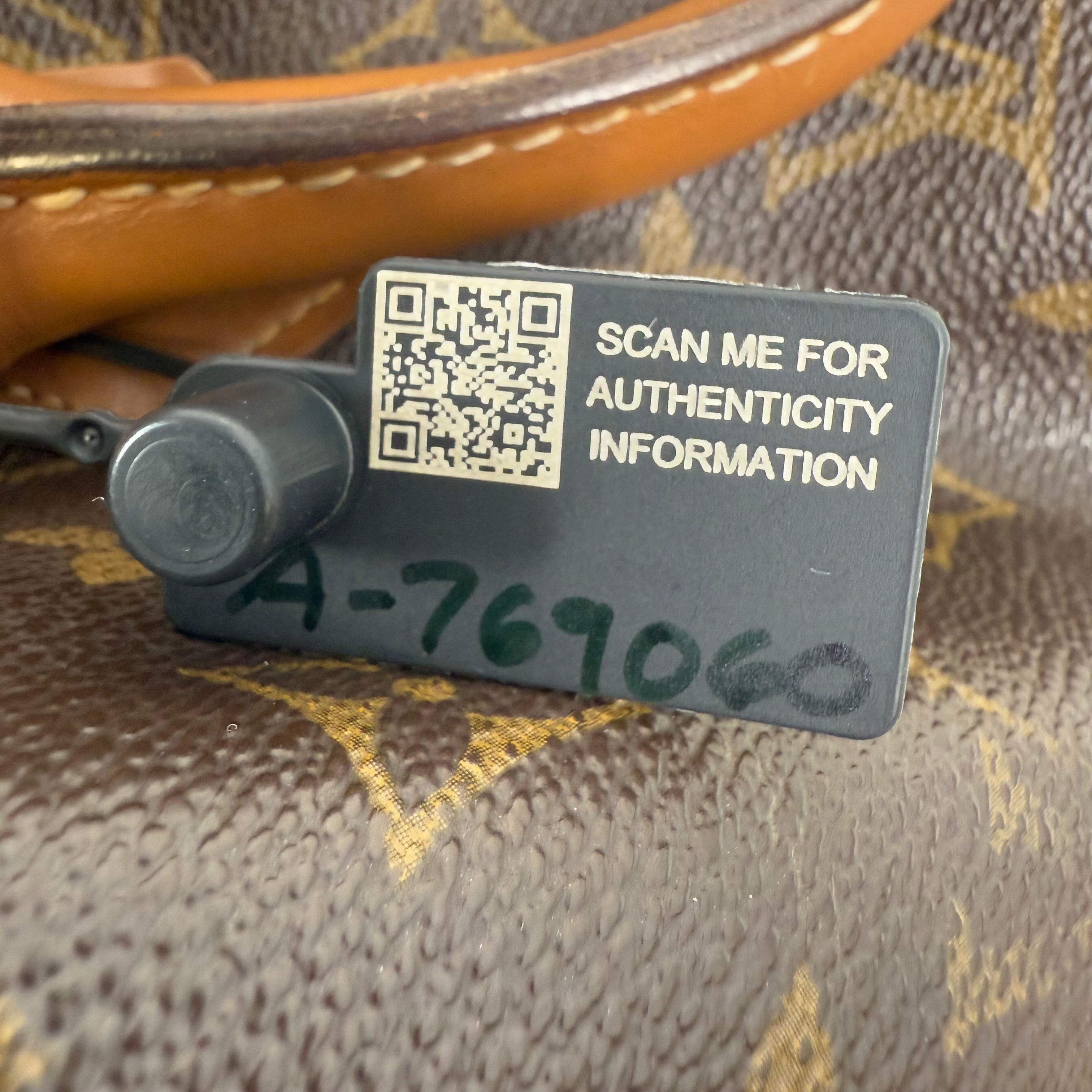 Louis Vuitton Monogram Speedy 30