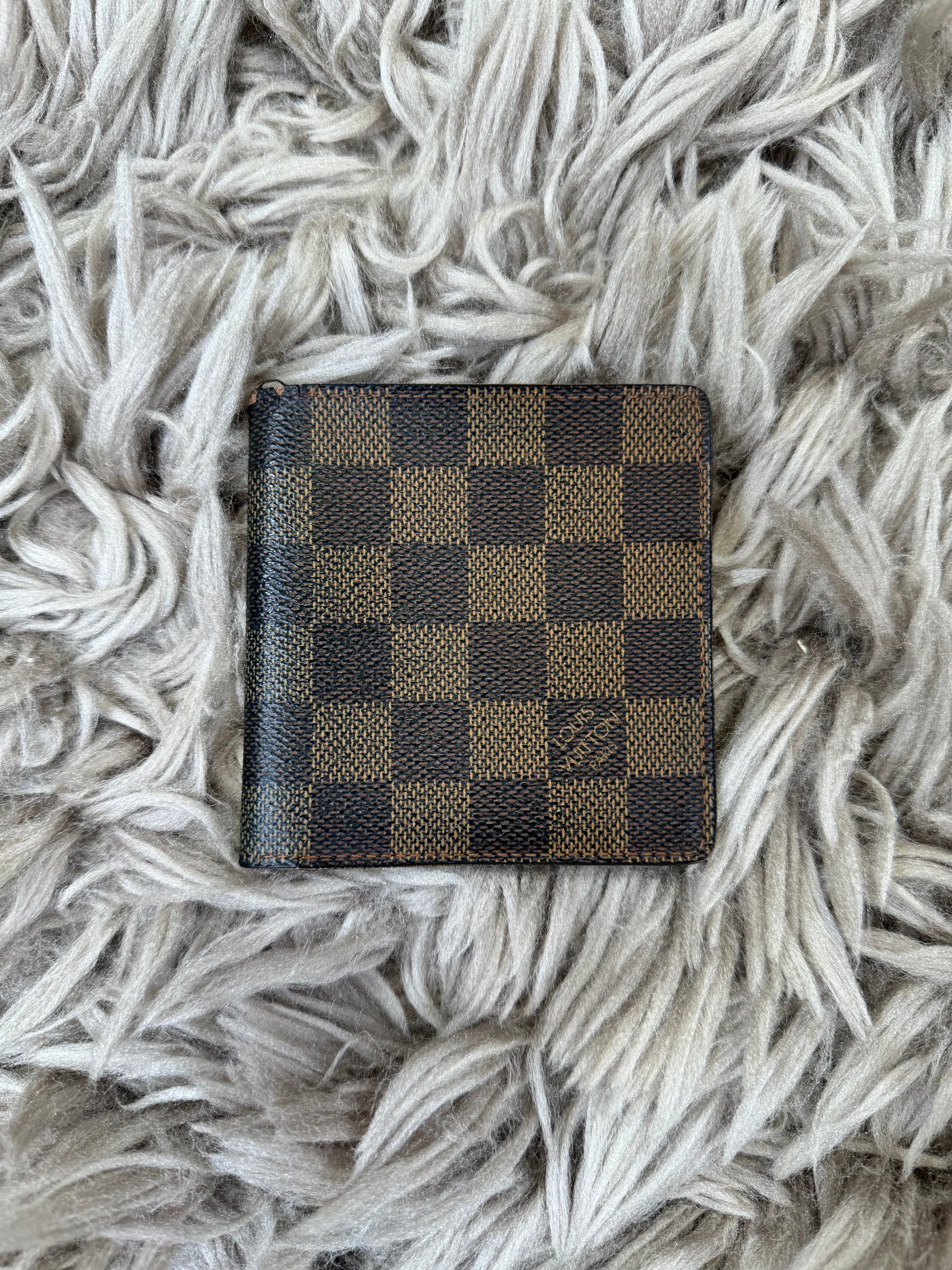 Louis Vuitton Bi-fold wallet