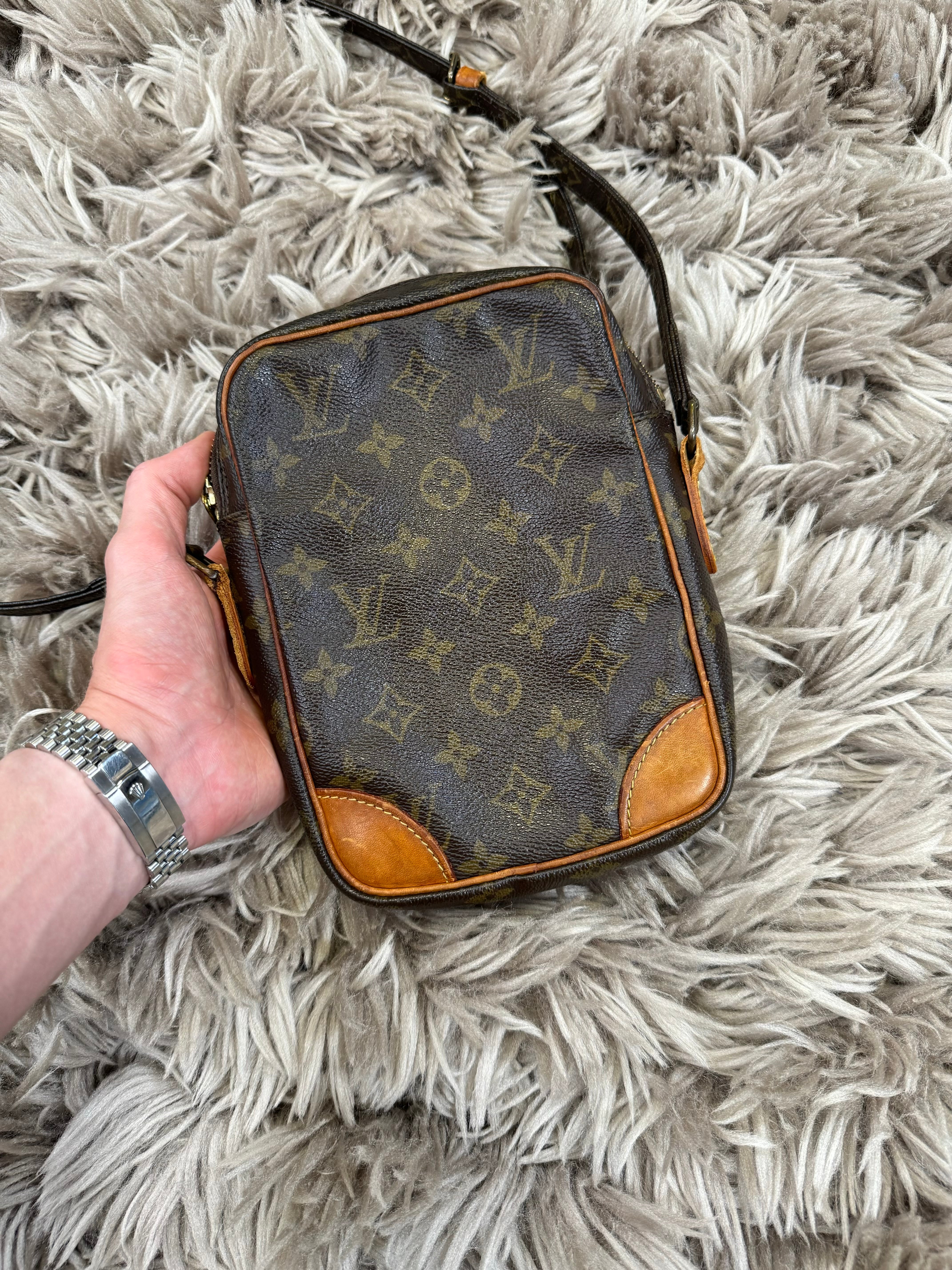 Louis Vuitton shoulder bag (small sized)