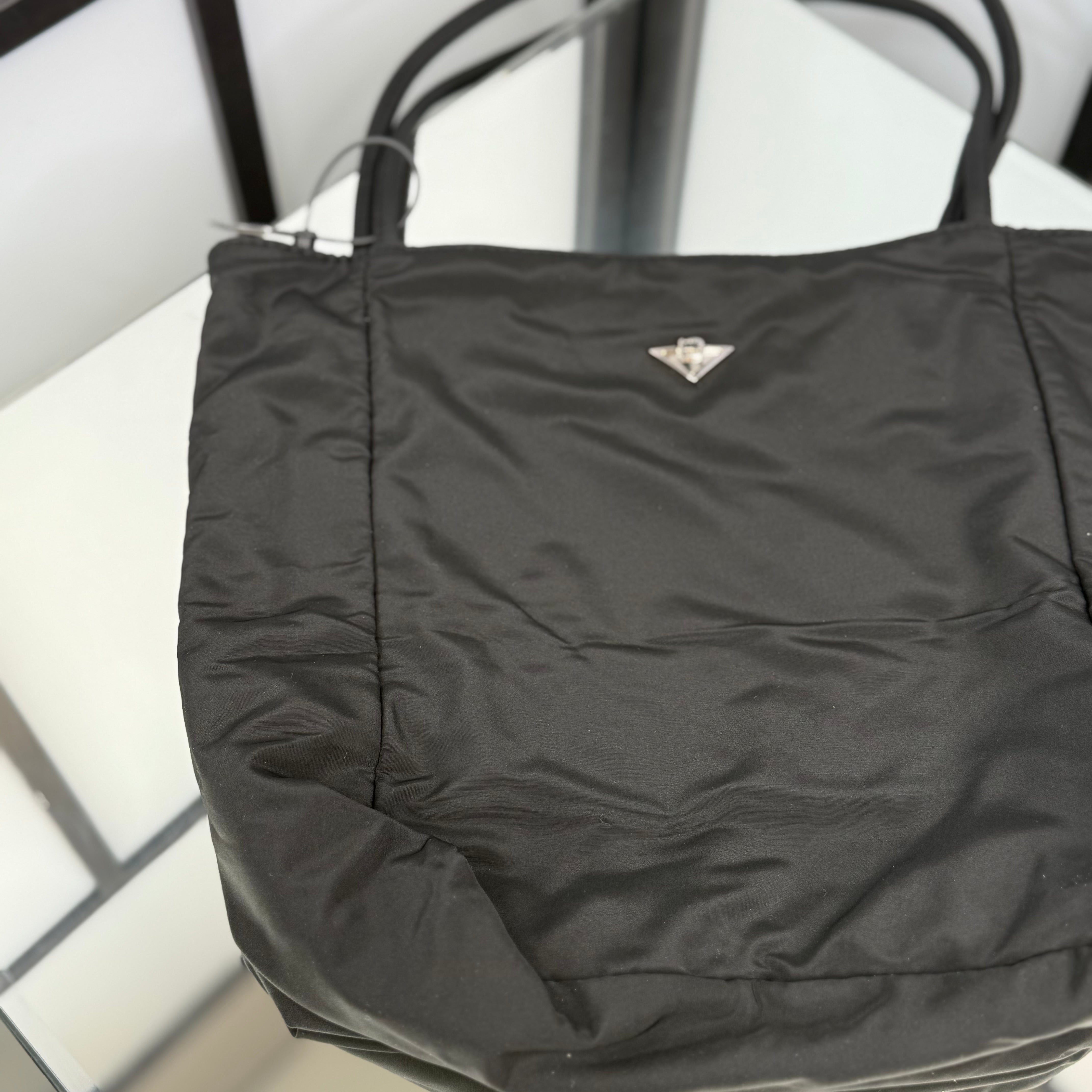 Bottega Venata Black Nylon Tessuto Handbag