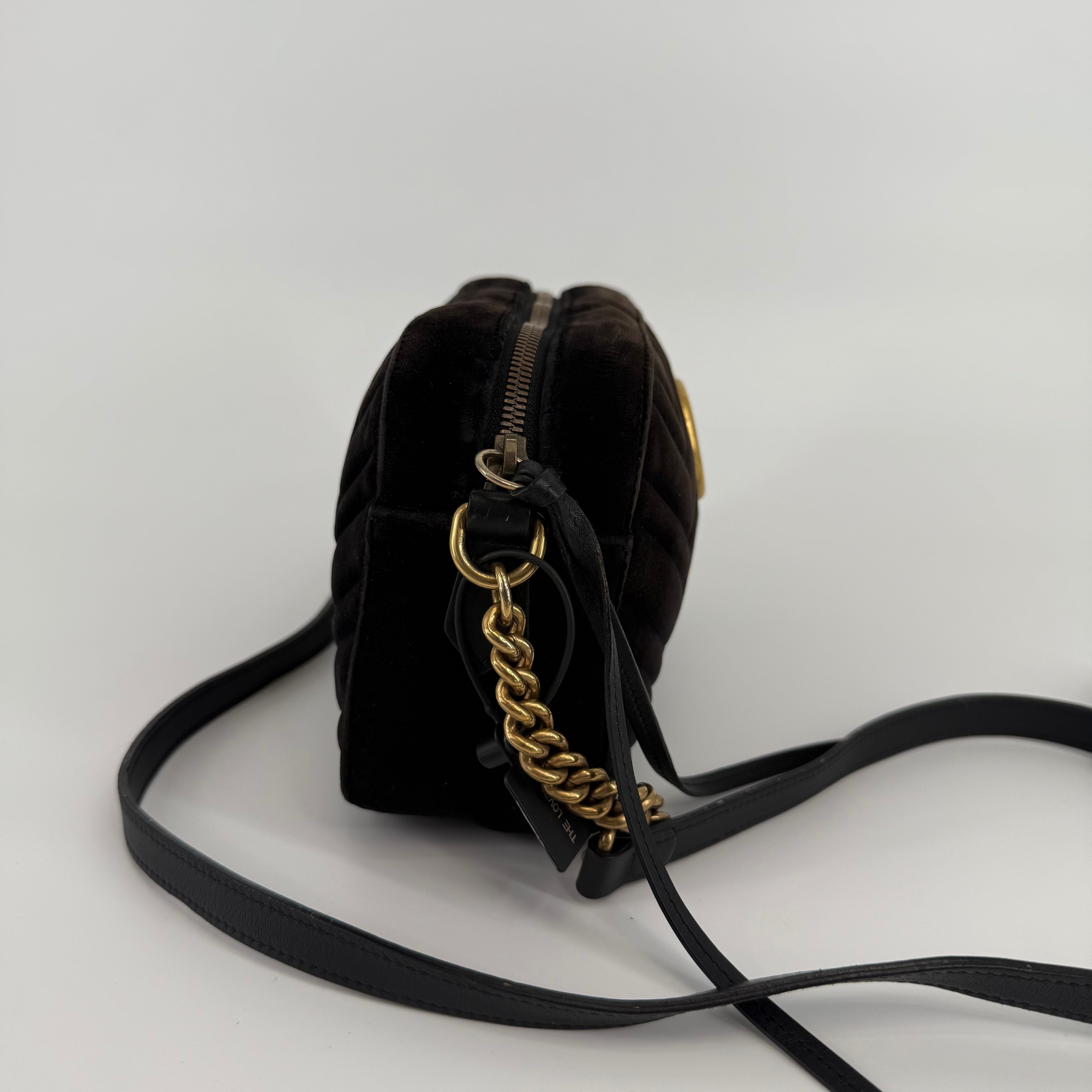 GUCCI Black Marmont Velvet Shoulder Handbag