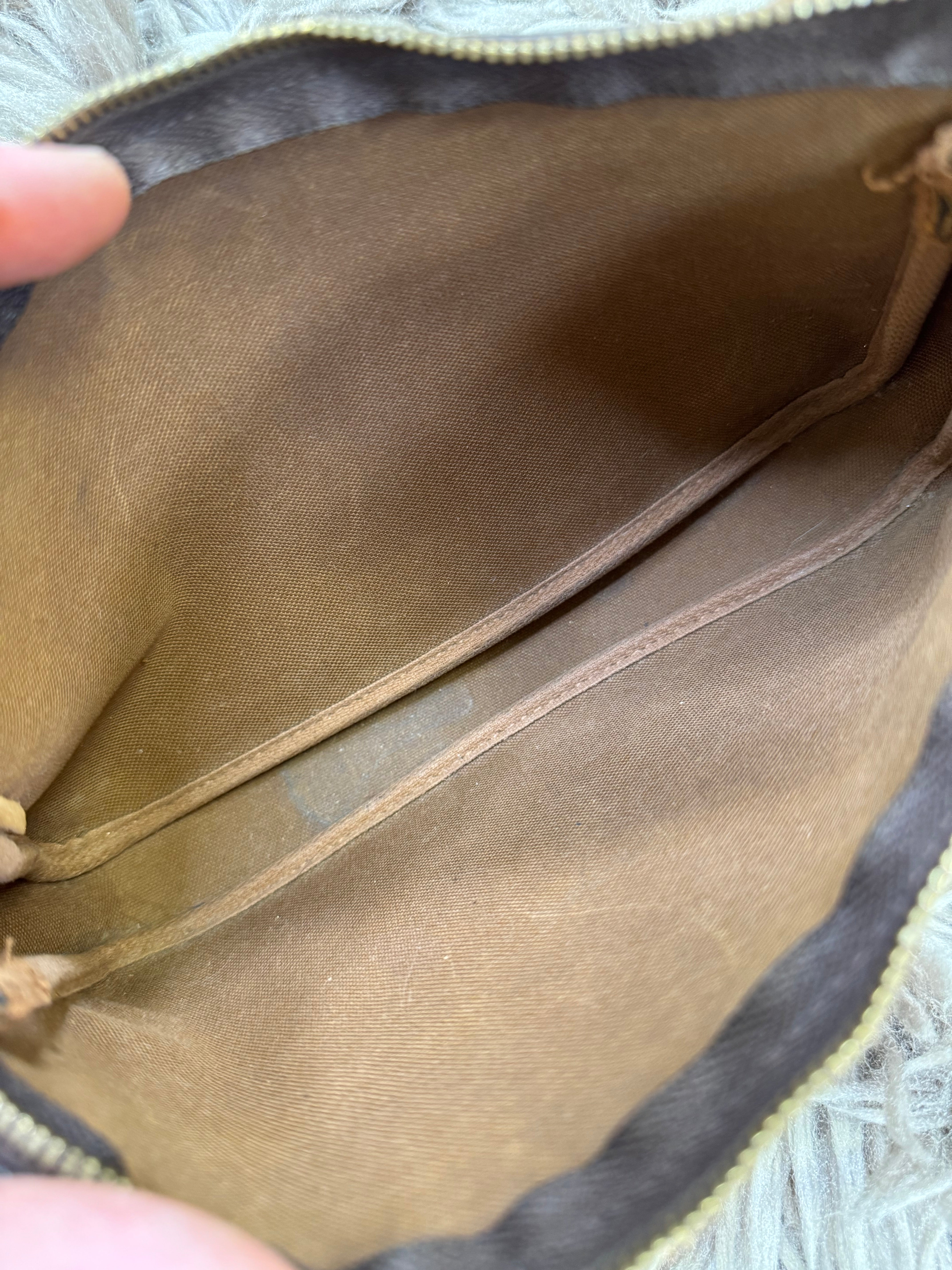 Louis Vuitton pochette