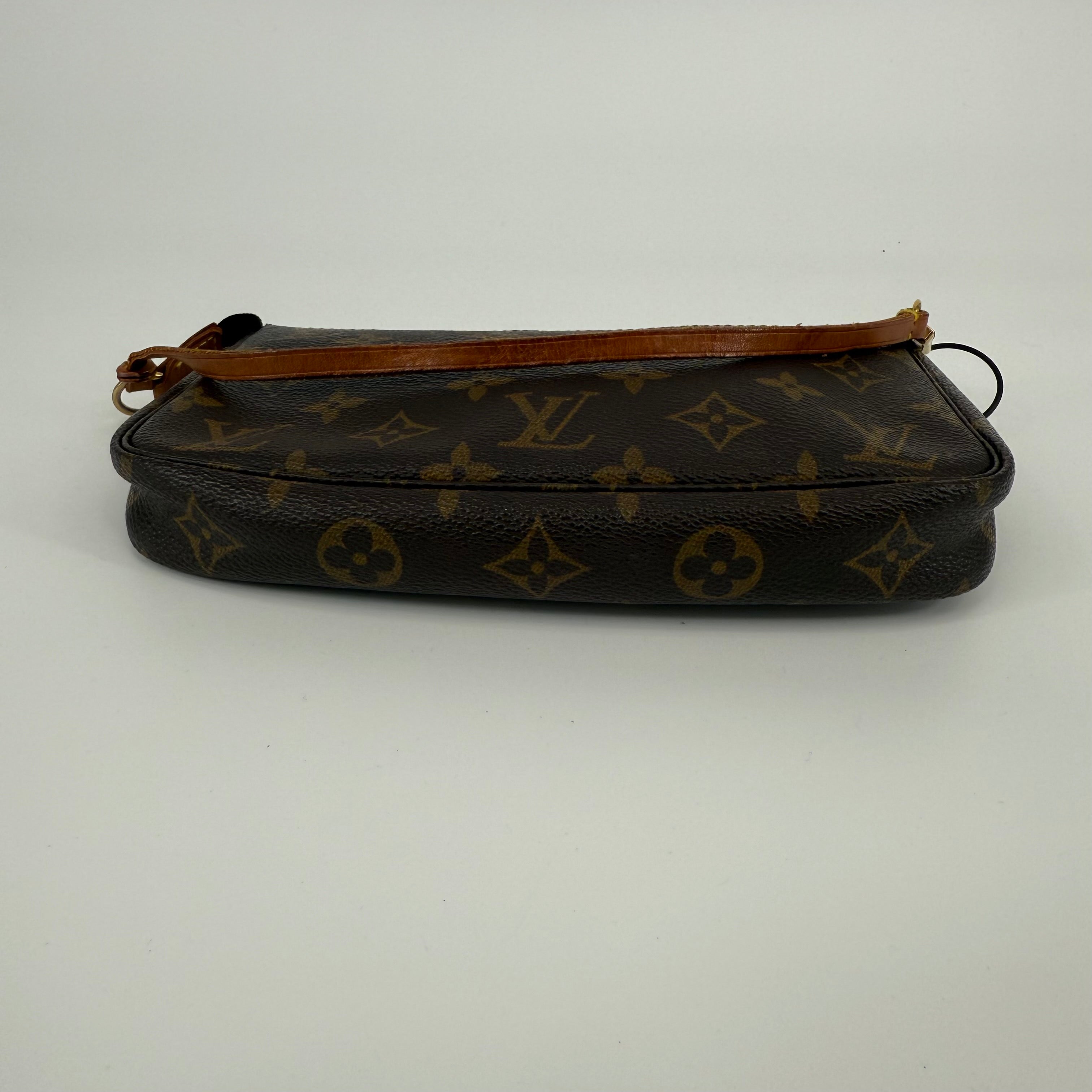 Louis Vuitton Monogram Pochette 20