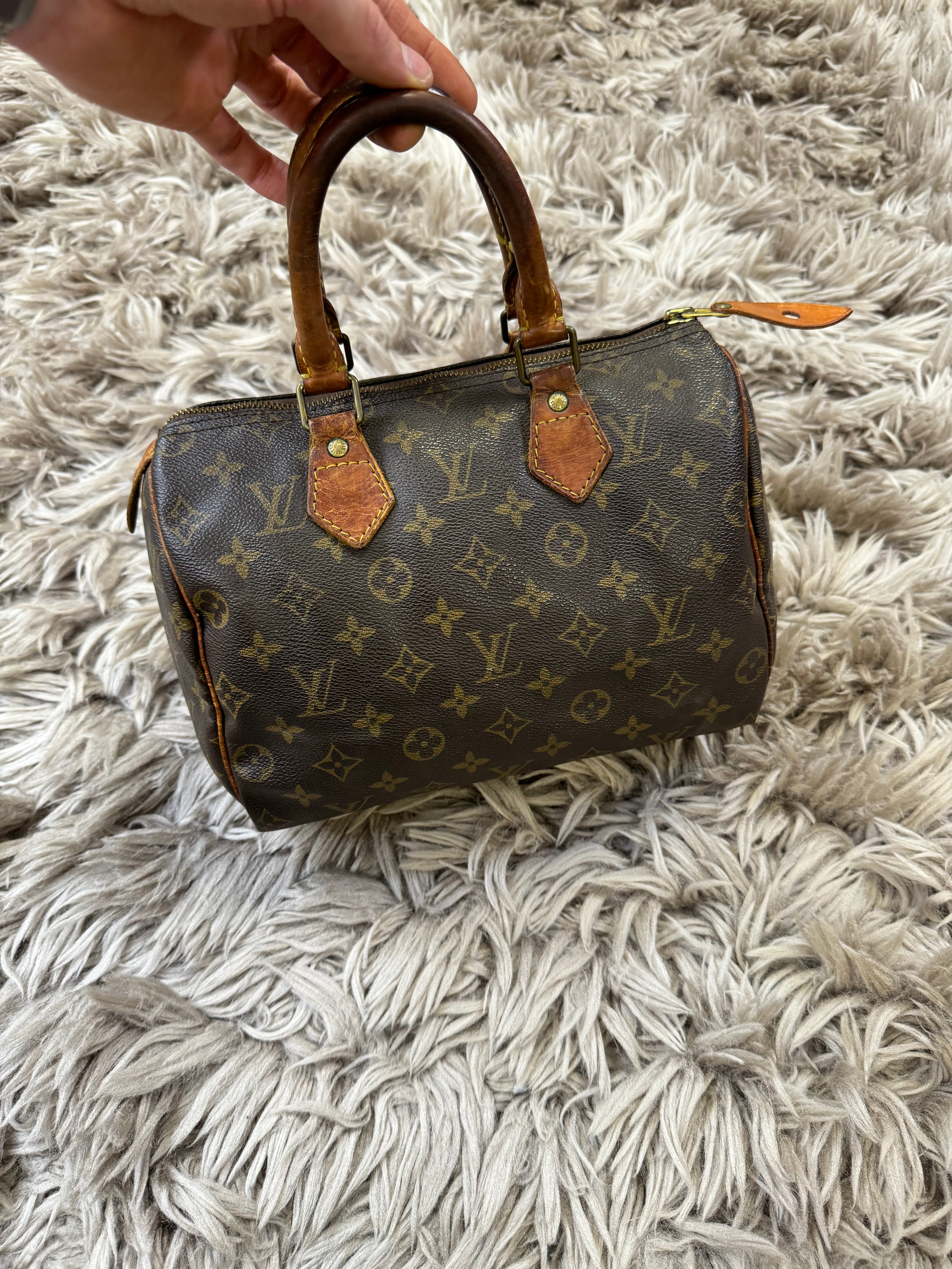 Louis Vuitton speedy 25