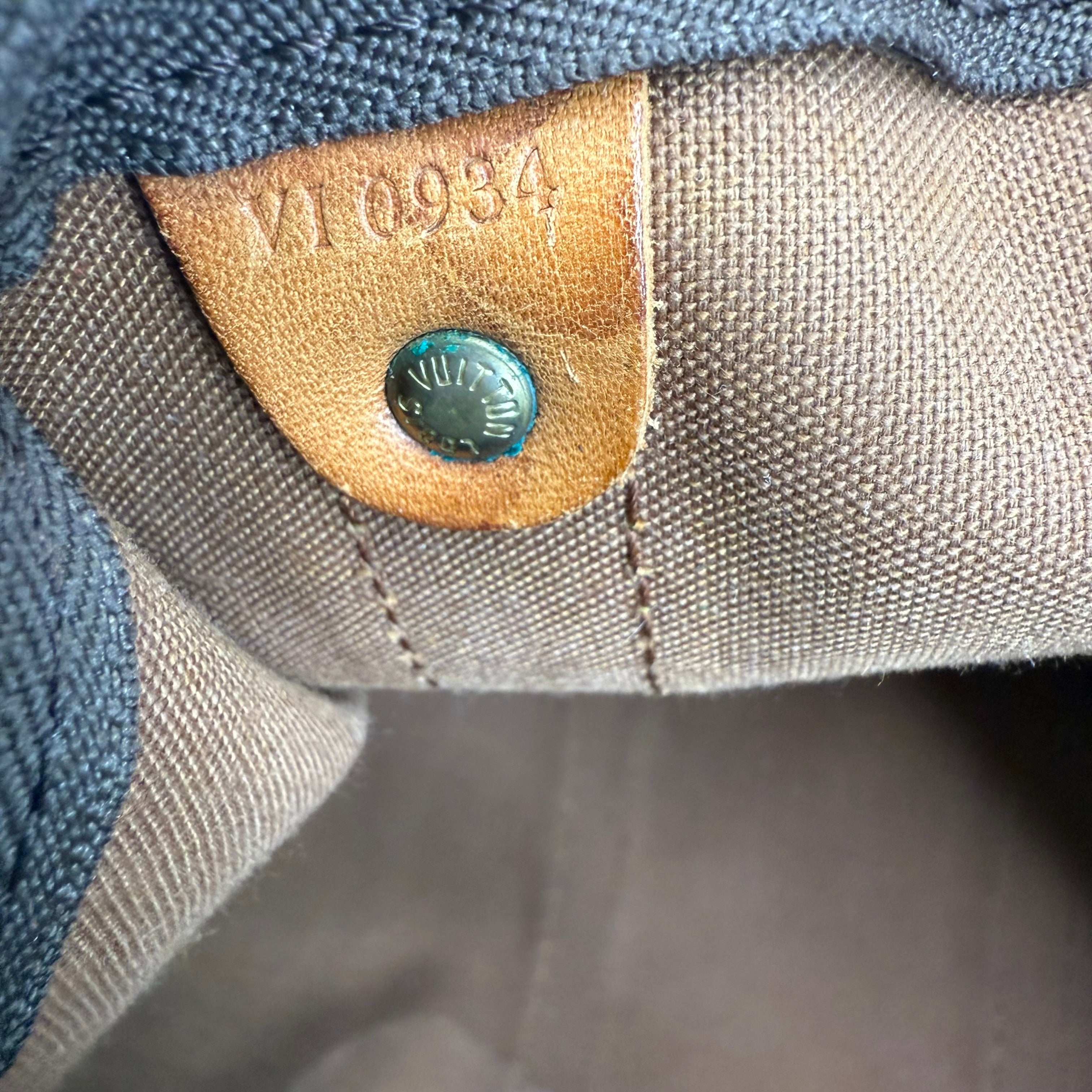 Louis Vuitton Monogram Keepall 50
