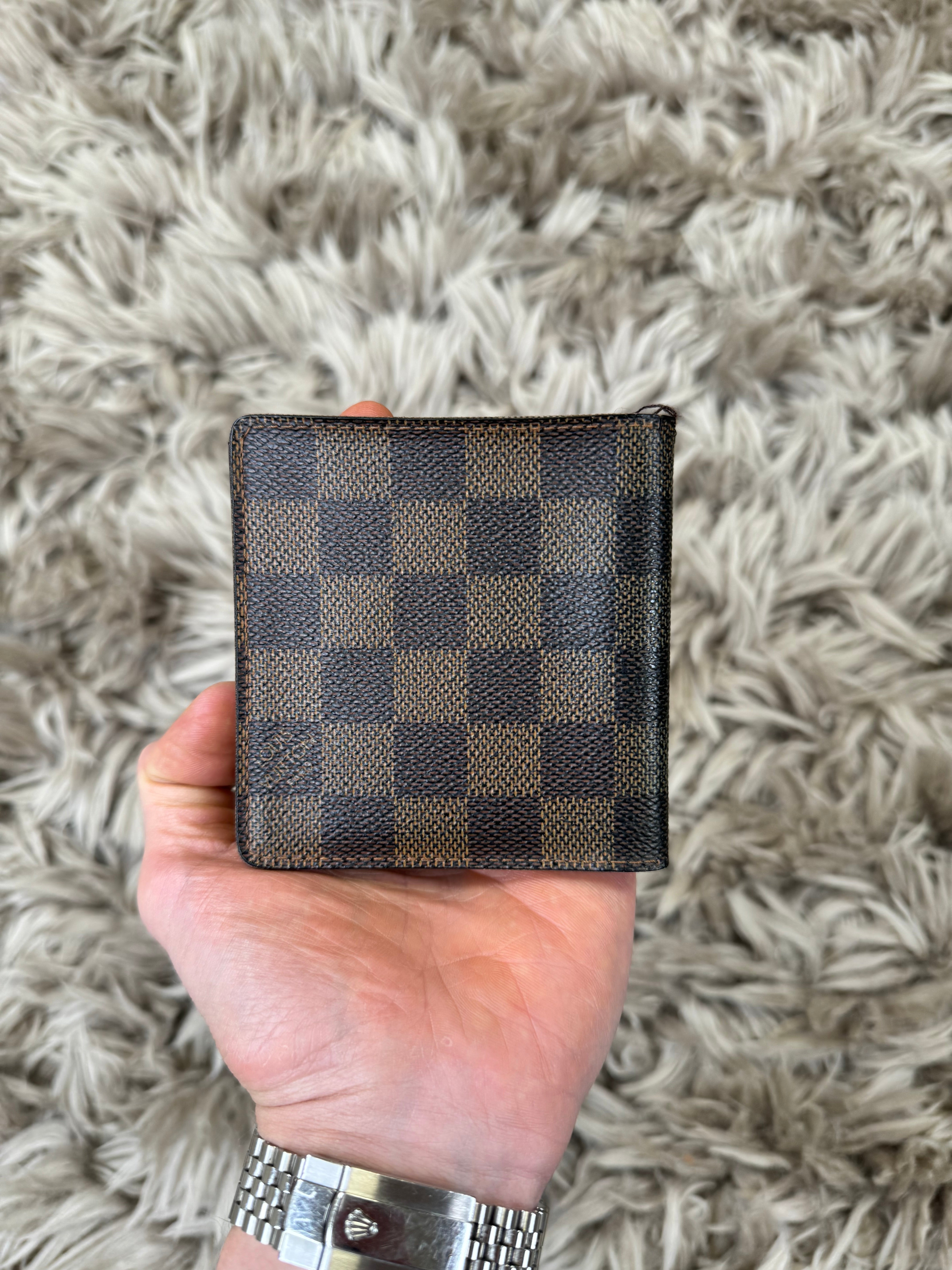 Louis Vuitton Bi-fold wallet