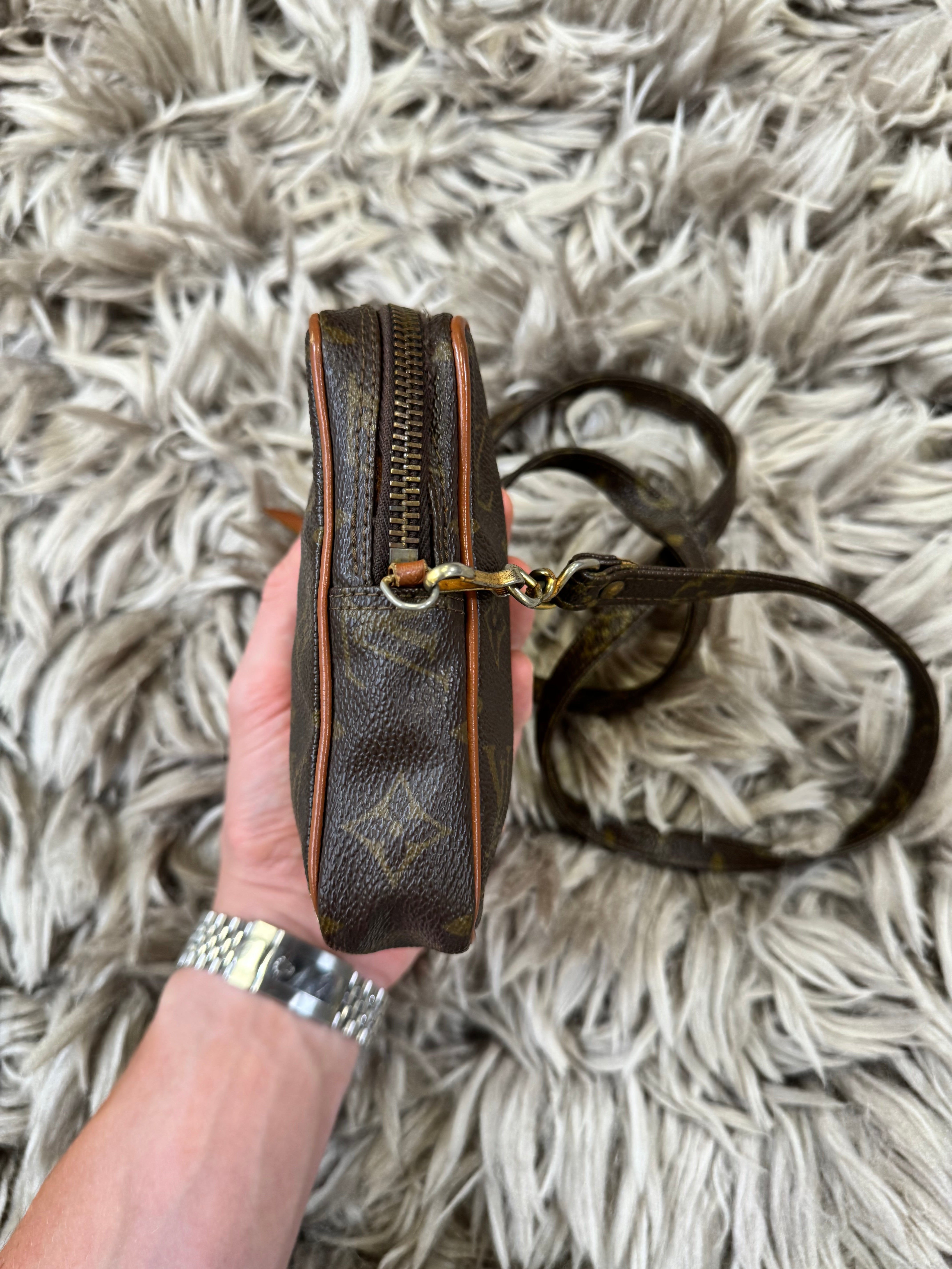 Louis Vuitton cross body bag (small)