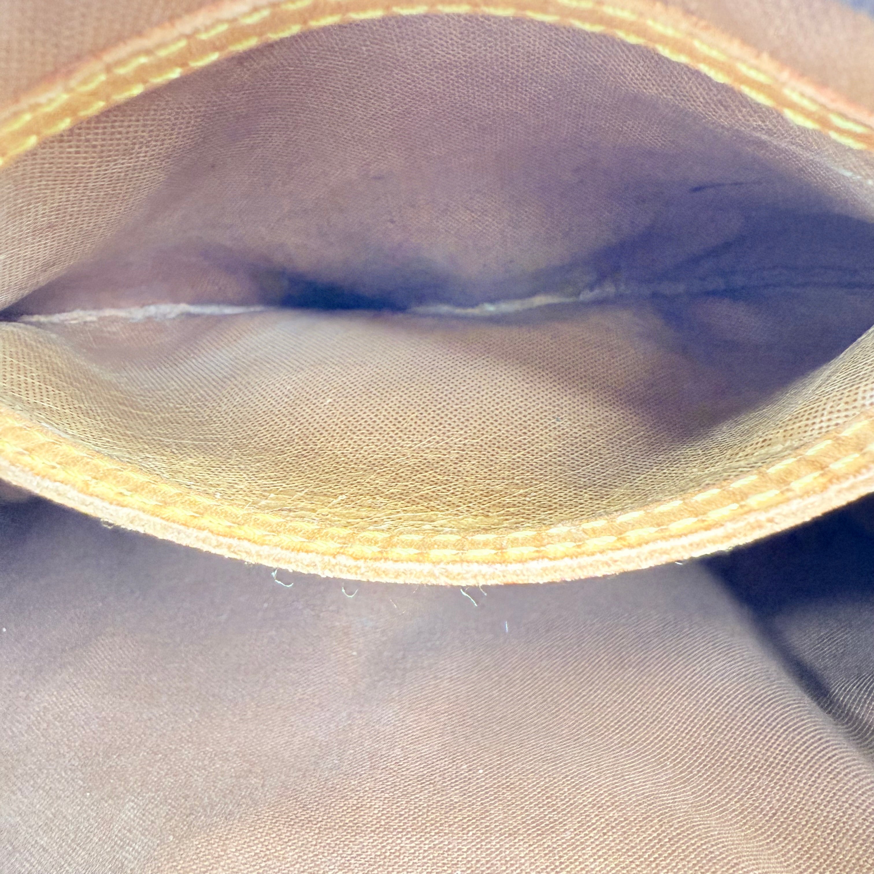 Louis Vuitton Monogram Speedy 25