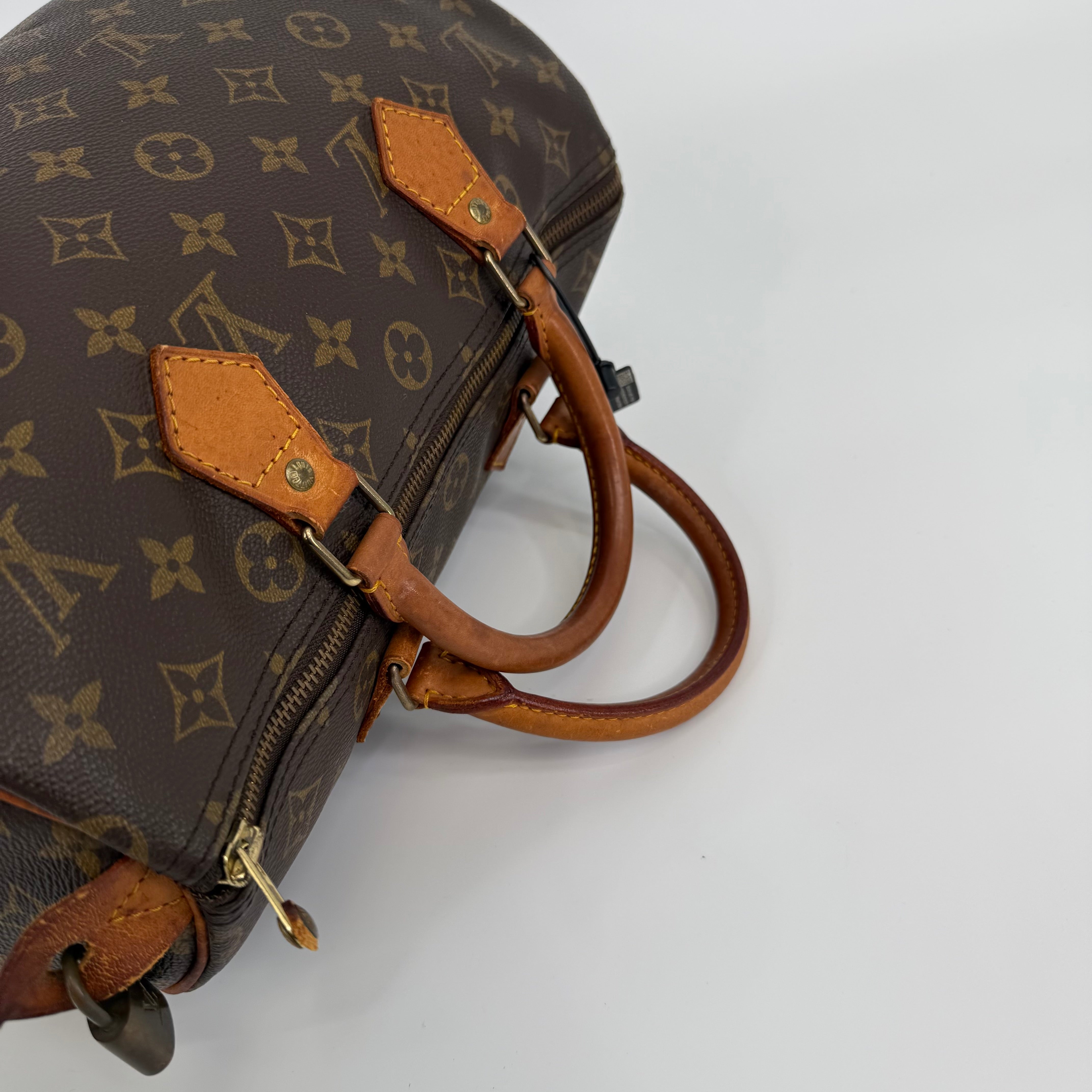 Louis Vuitton Monogram Speedy 30