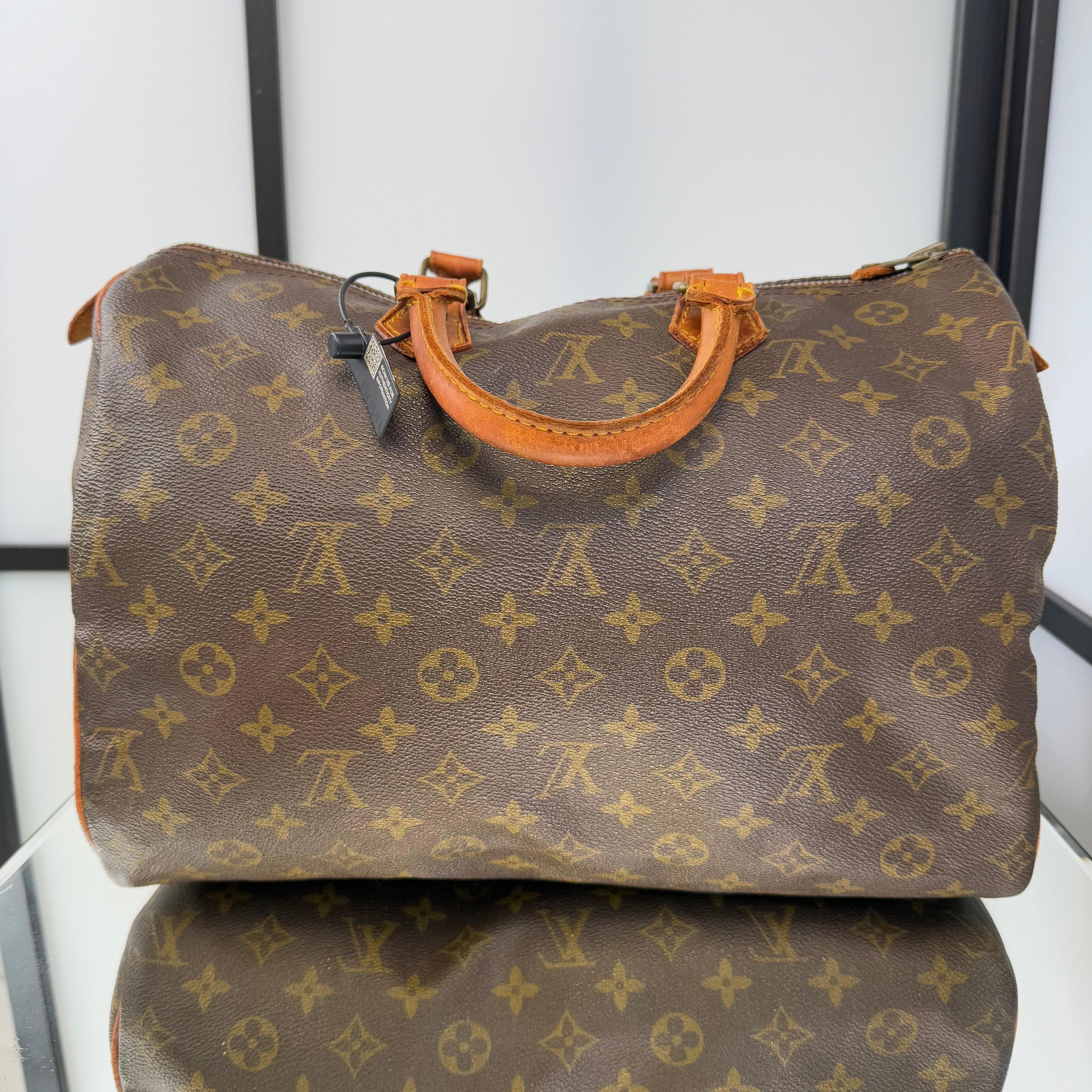 Louis Vuitton Monogram Speedy 35