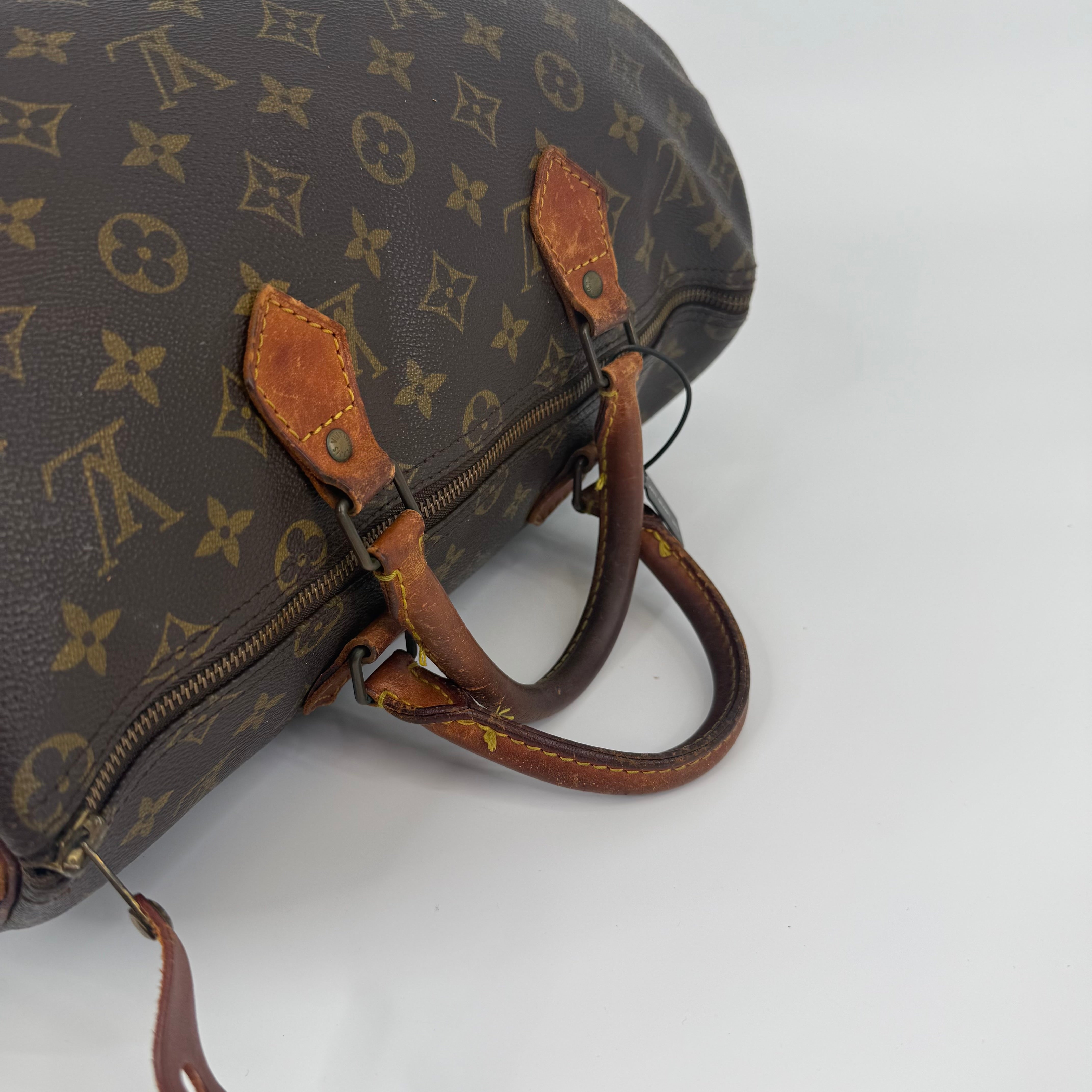 Louis Vuitton Monogram Speedy 35