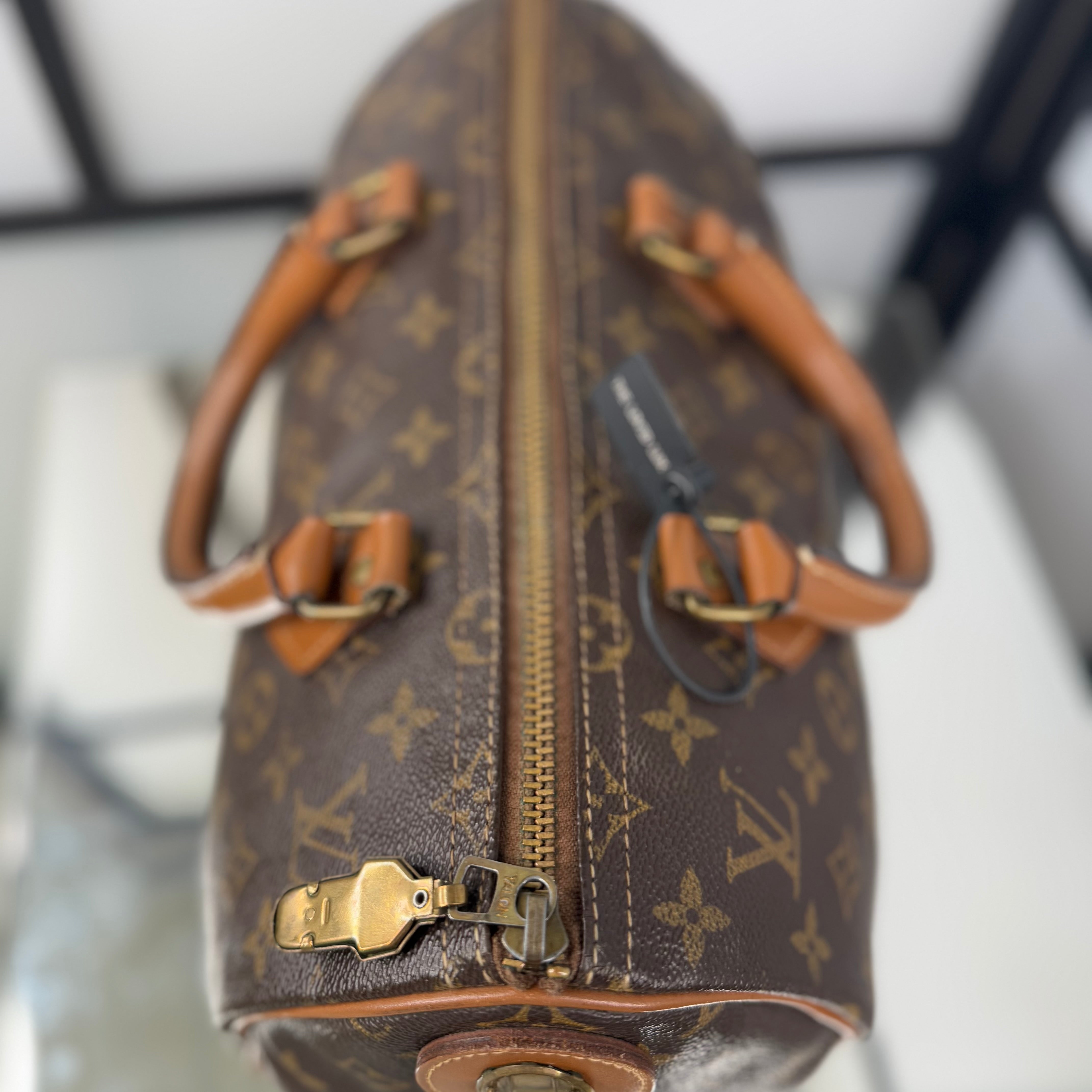 Louis Vuitton Monogram Speedy 30