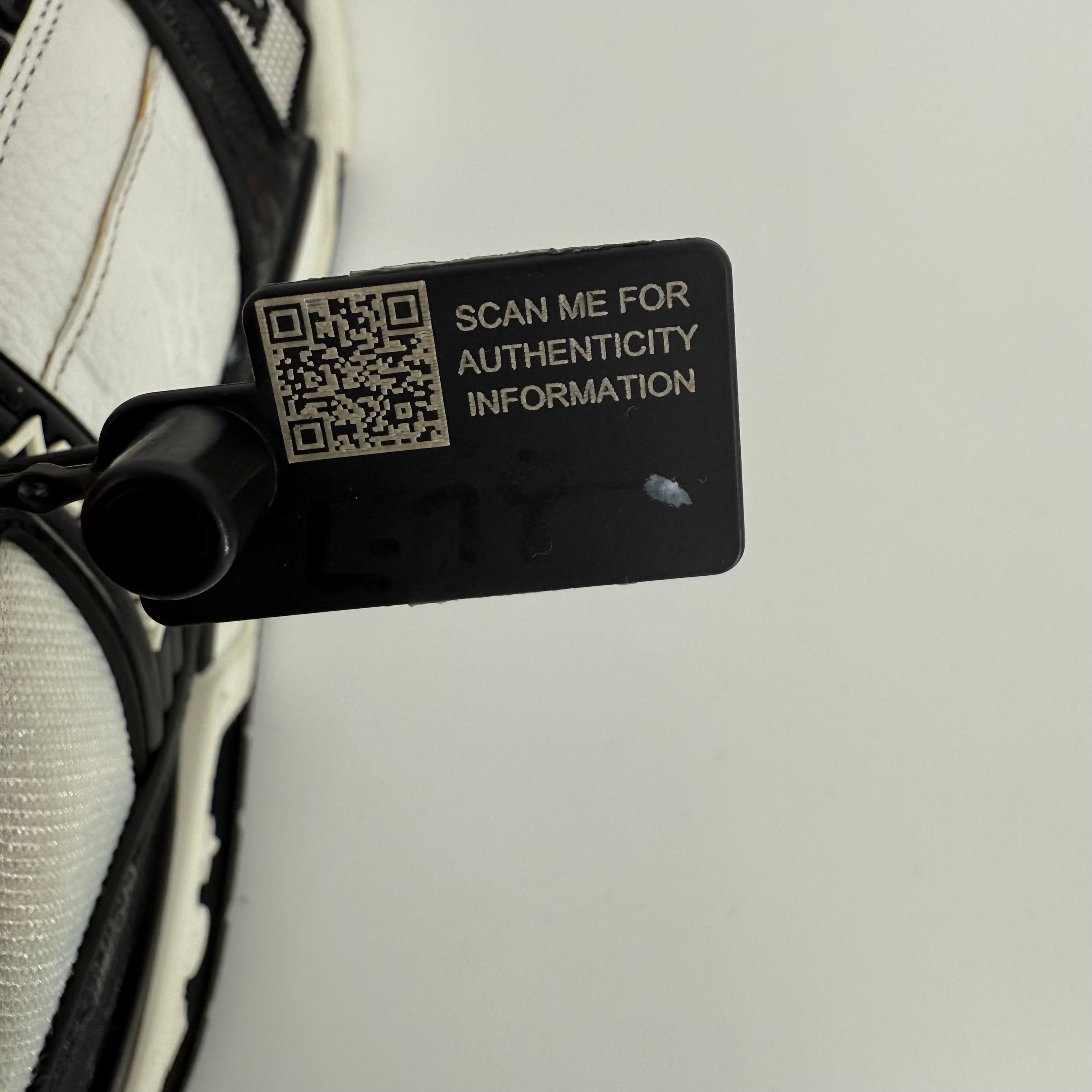Louis Vuitton Luxury Black Trainer Size 42