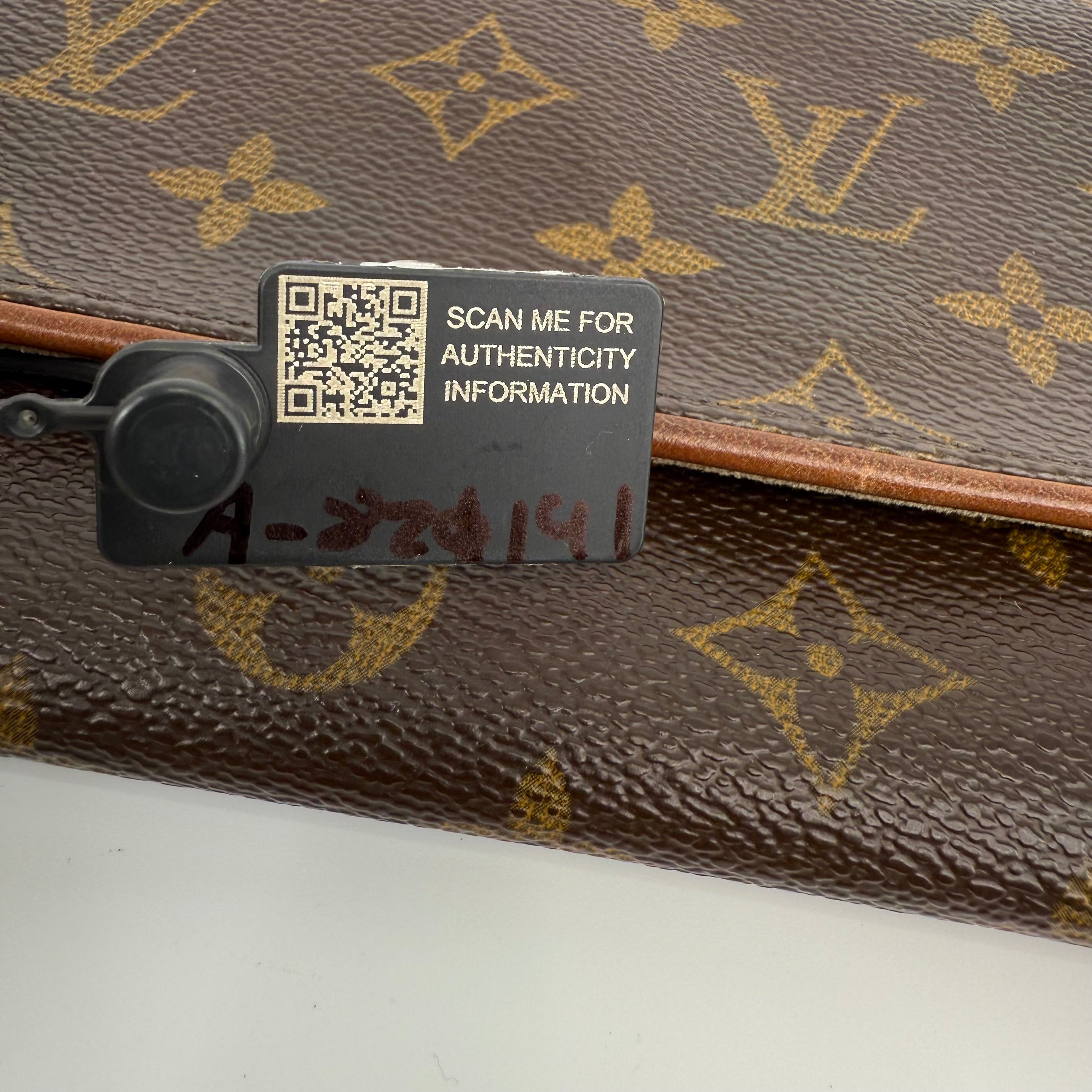 Louis Vuitton Monogram Pochette Florentine Shoulder Bag
