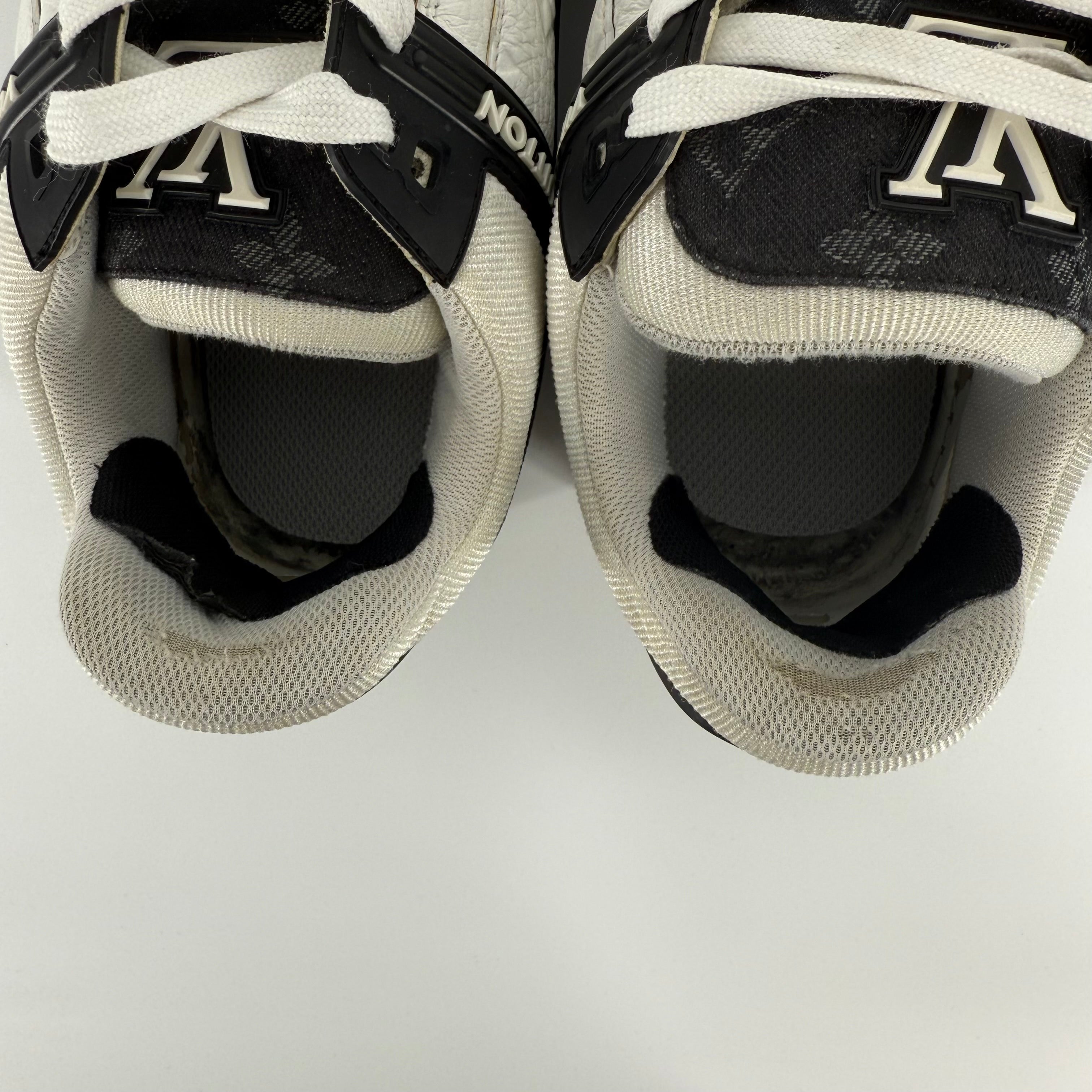 Louis Vuitton Luxury Black Trainer Size 42