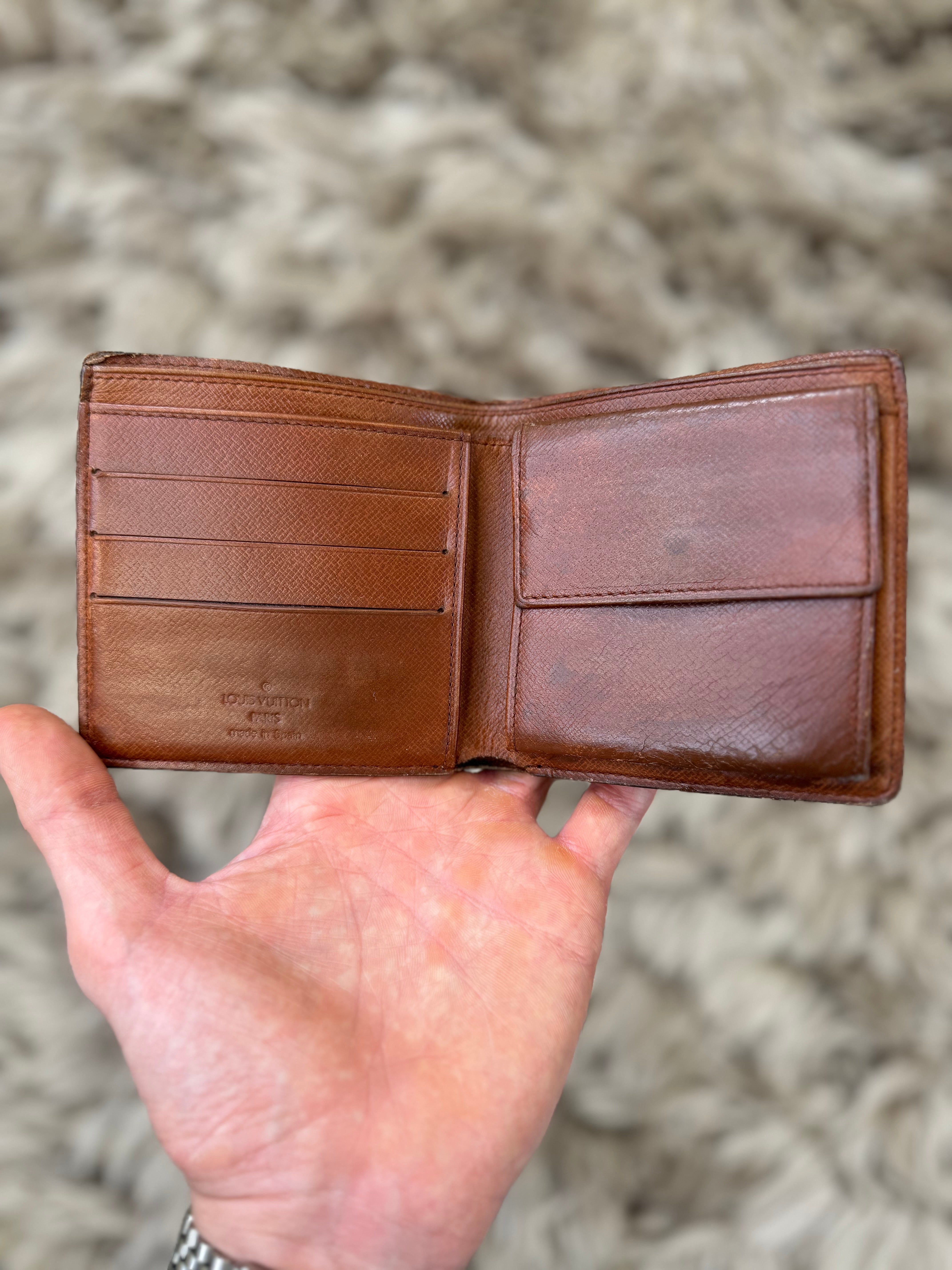 Louis Vuitton Bi-fold wallet