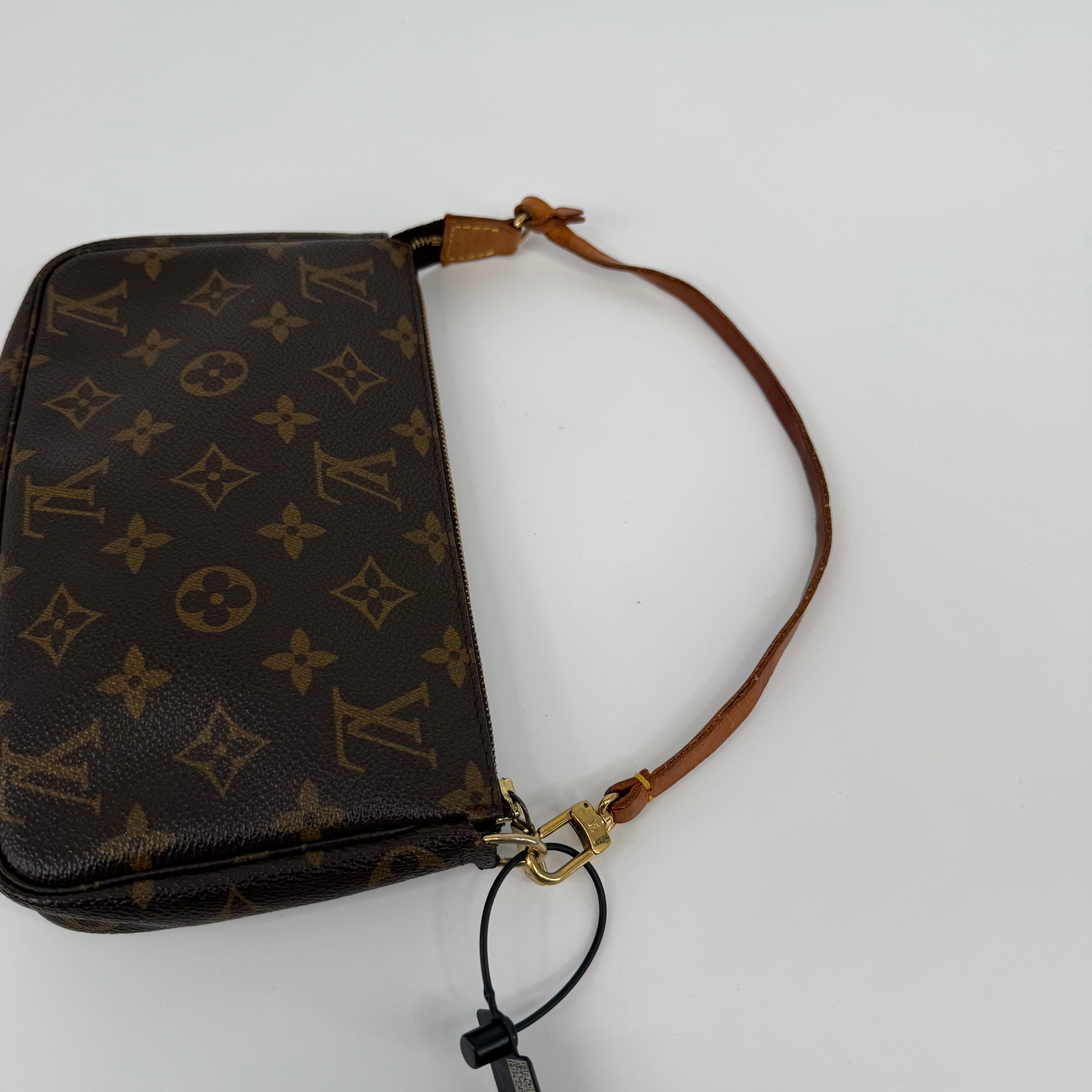 Louis Vuitton Monogram Pochette 20