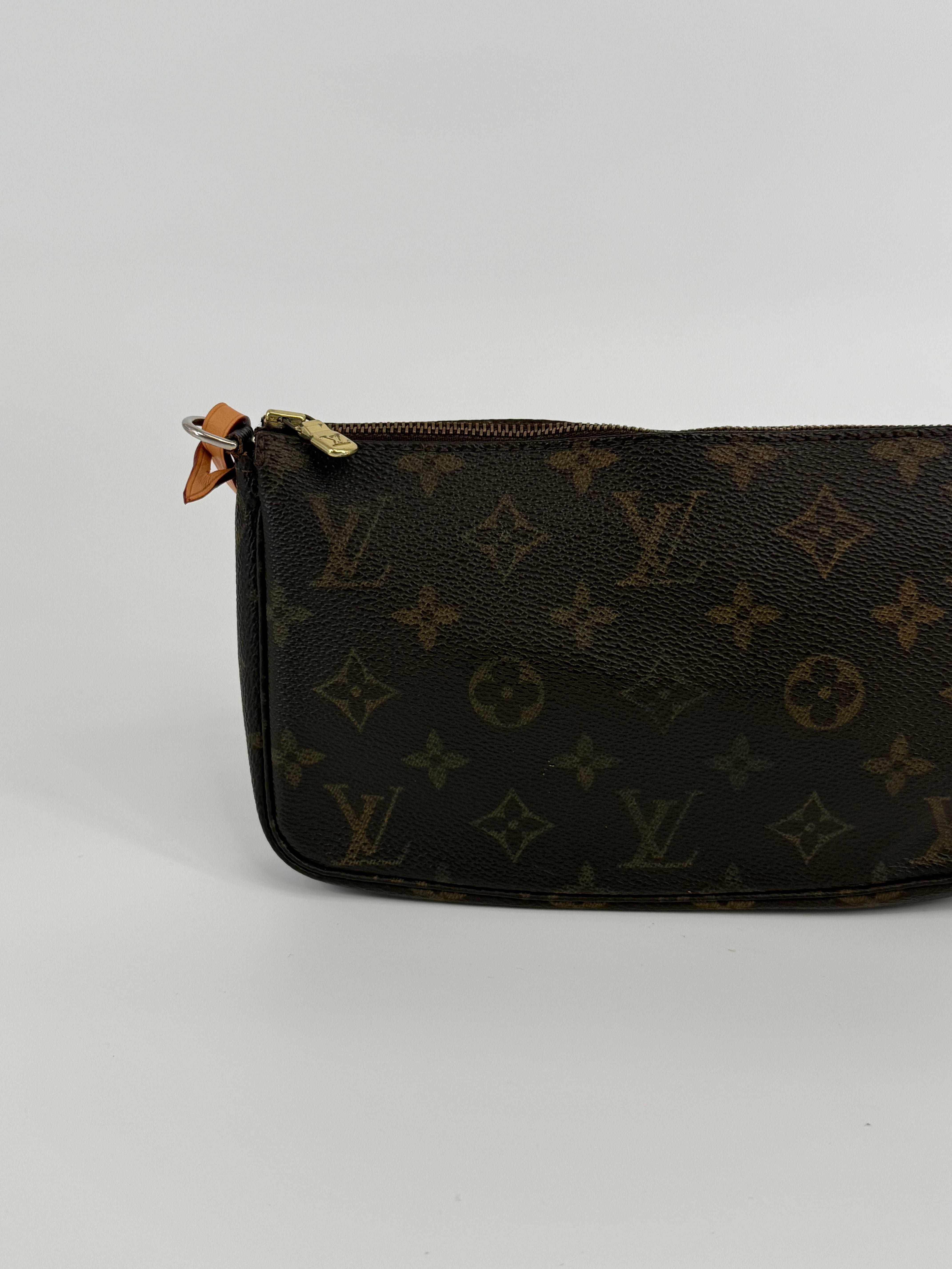 Louis Vuitton Monogram Pochette 20