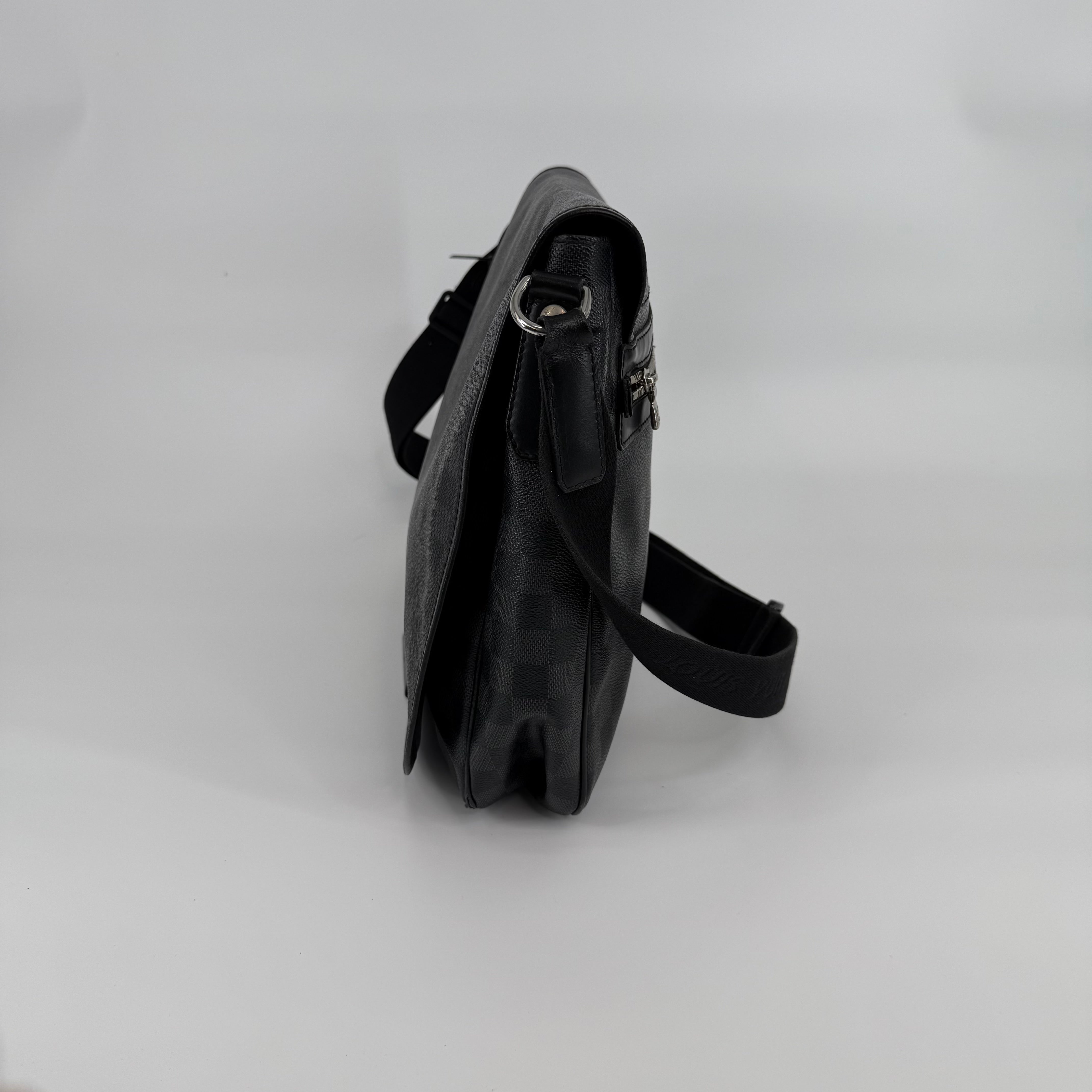 Louis Vuitton Damier Graphite Messenger Bag