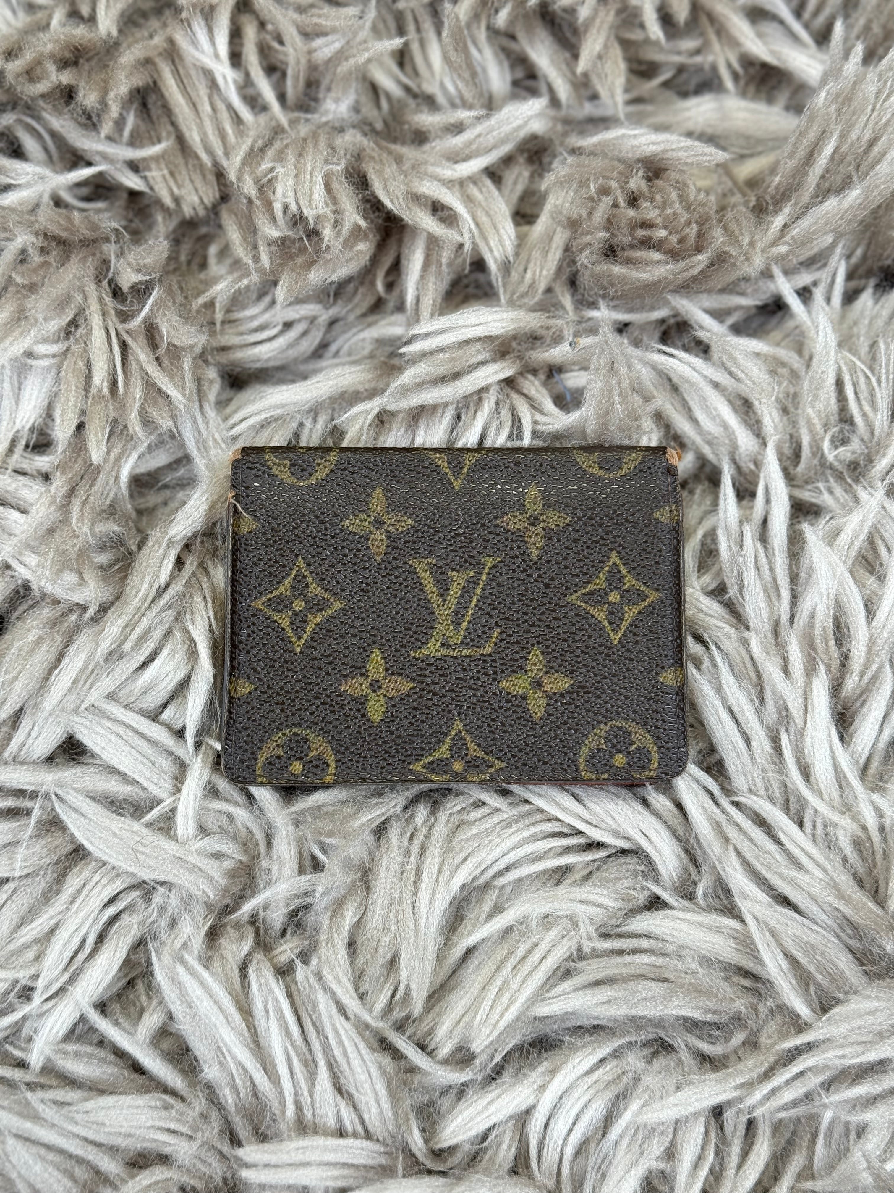 Louis Vuitton card organiser