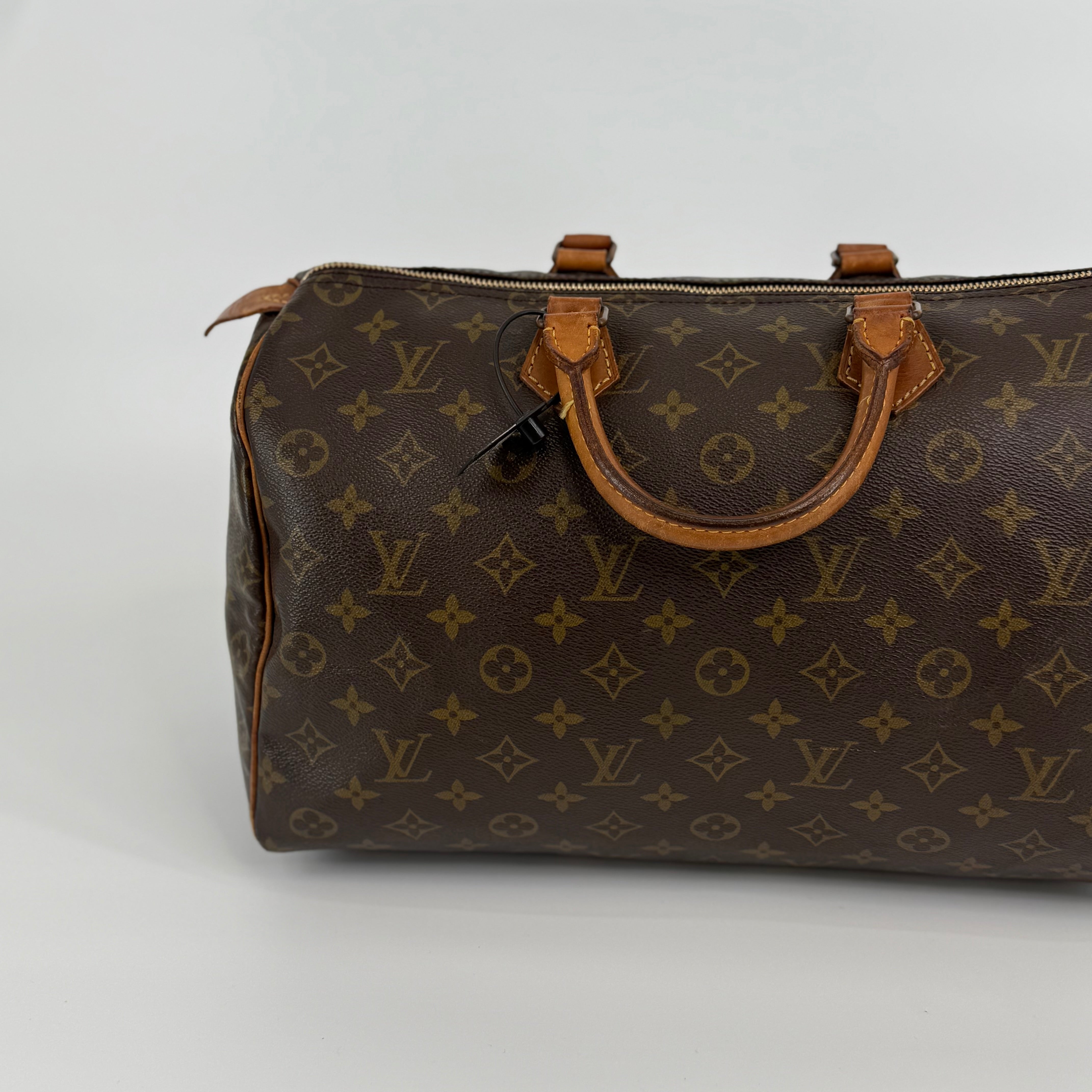 Louis Vuitton Monogram Speedy 35