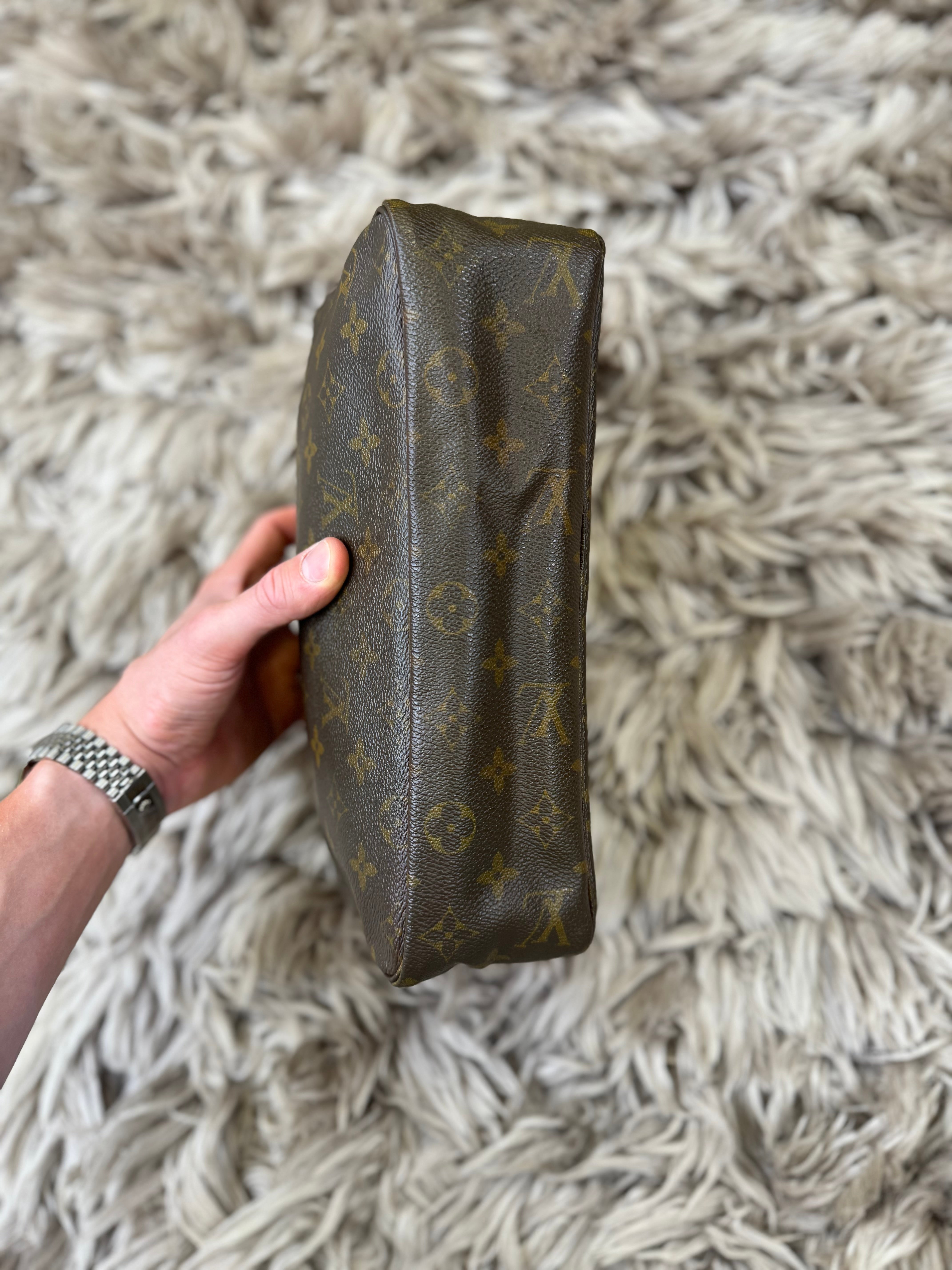 Louis Vuitton wash bag (large)