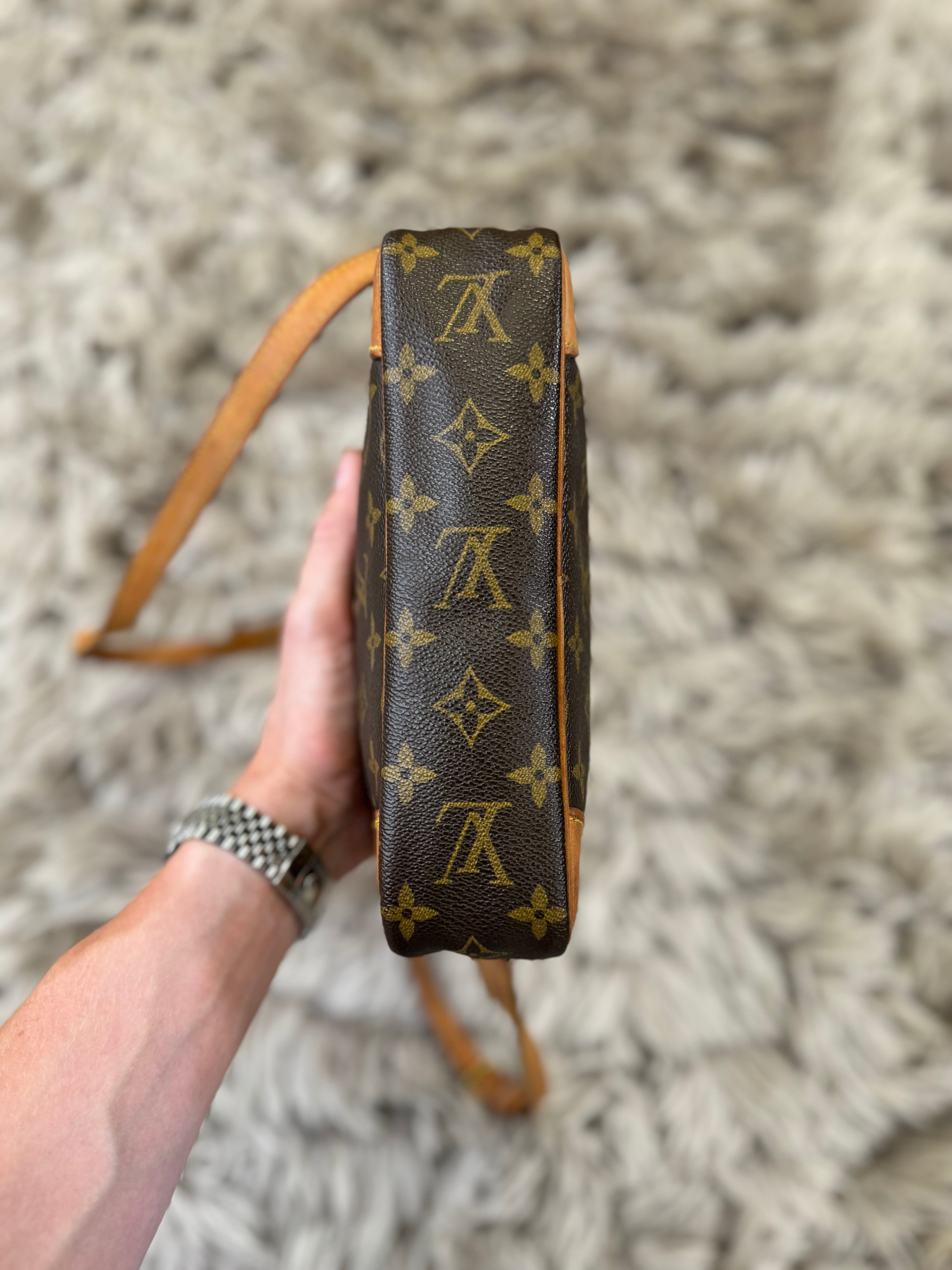 Louis Vuitton cross body bag