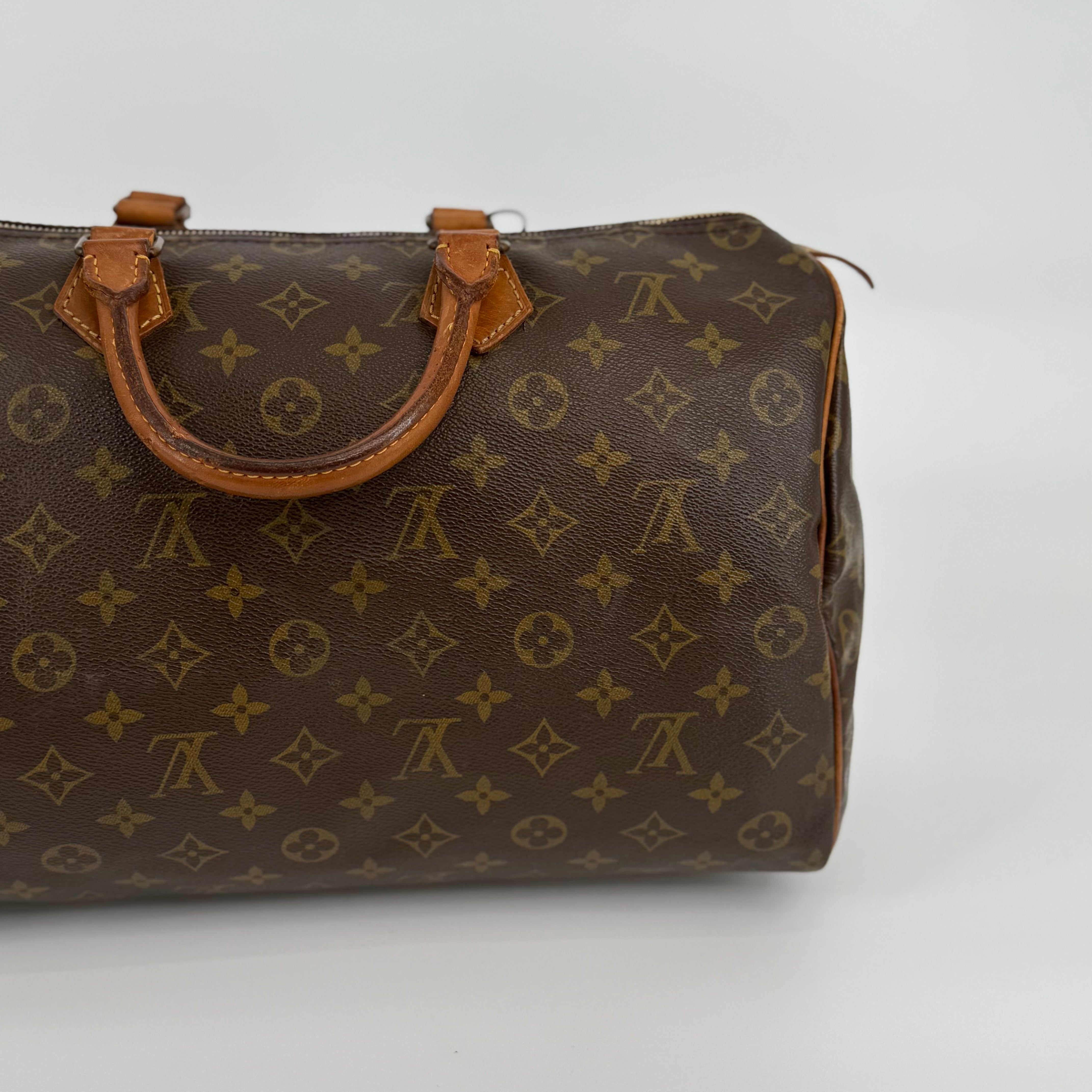Louis Vuitton Monogram Speedy 35