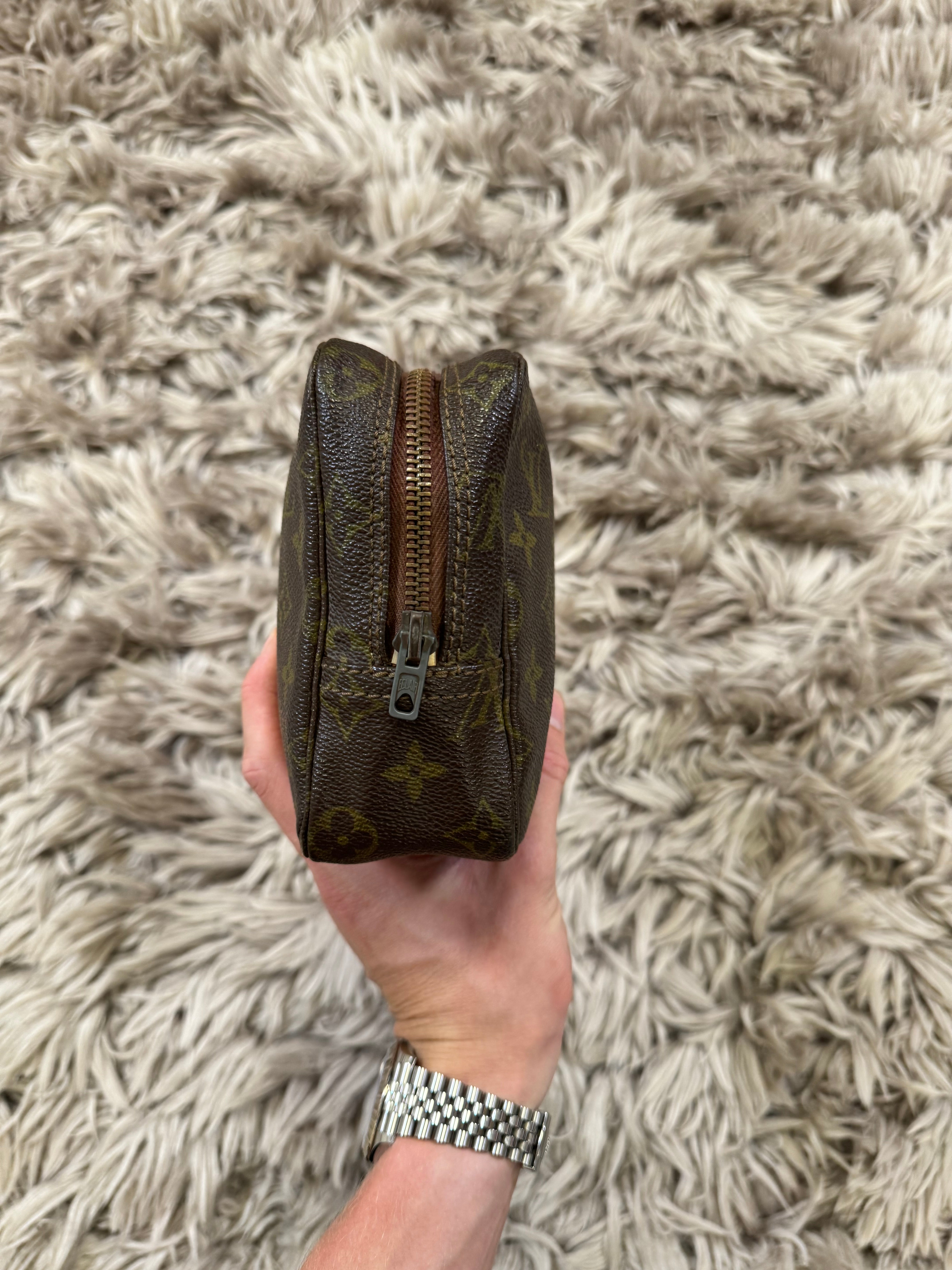 Louis Vuitton wash bag (medium)